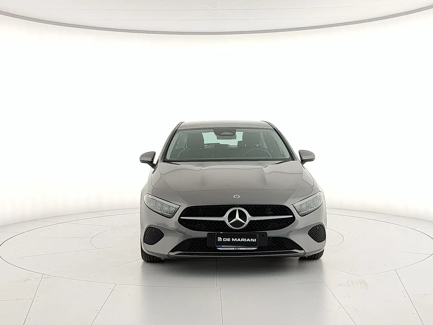 Mercedes-Benz A 180 A 180 d Advanced auto 116cv (Br) Grigio - 2