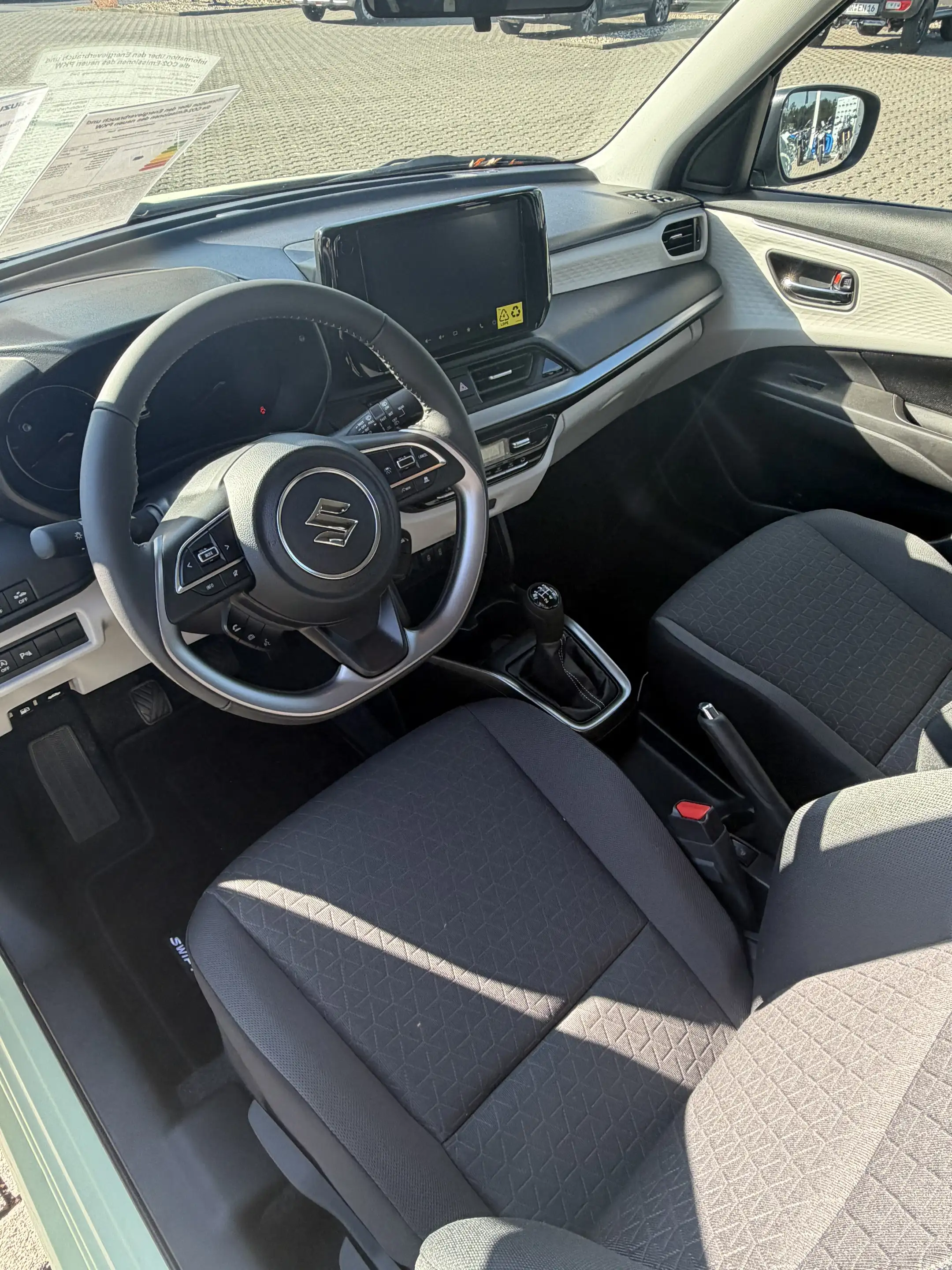 Suzuki Swift Swift 1.2 Dualjet Hybrid MT Comfort — photo 8