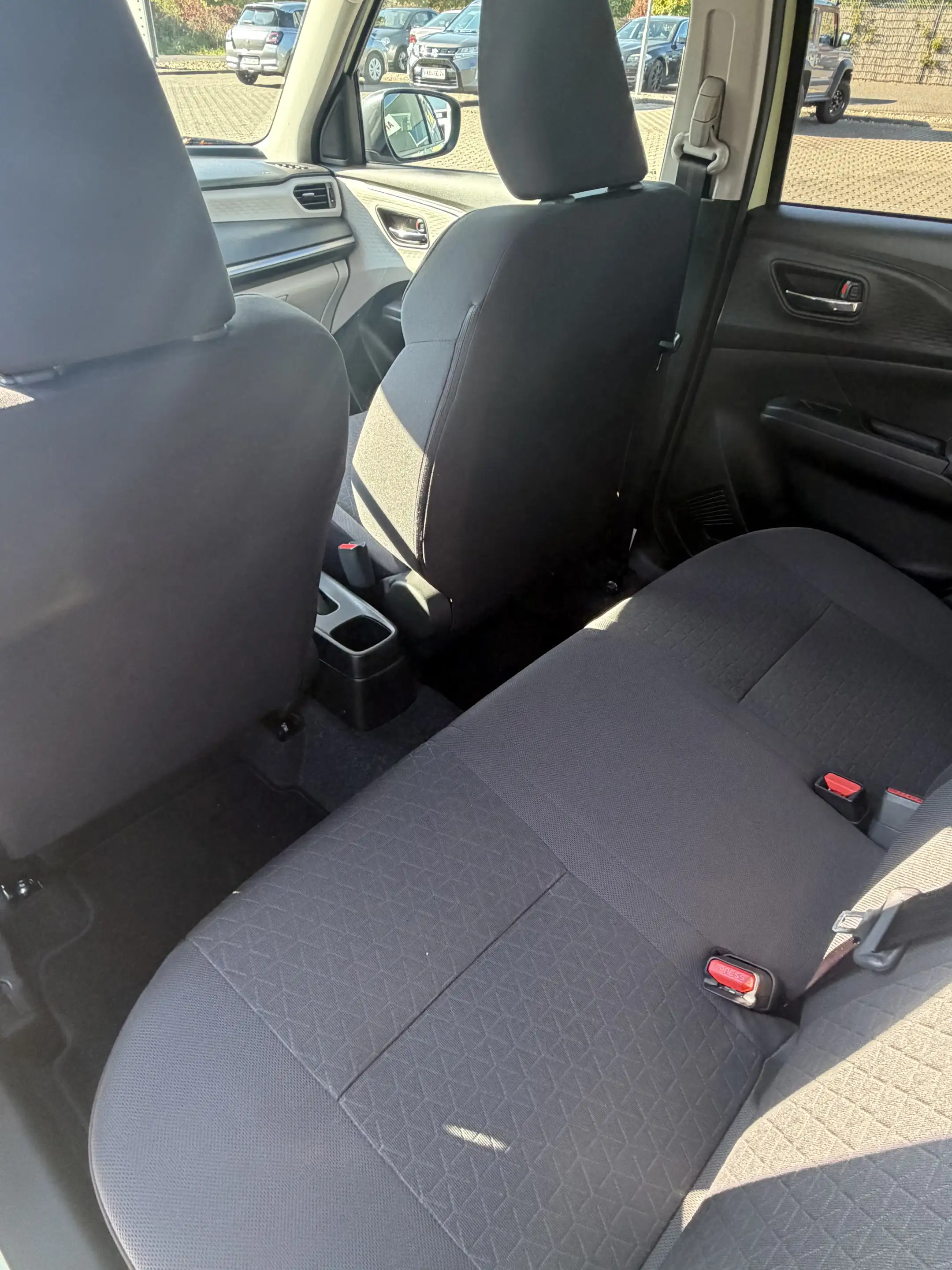Suzuki Swift Swift 1.2 Dualjet Hybrid MT Comfort — photo 9