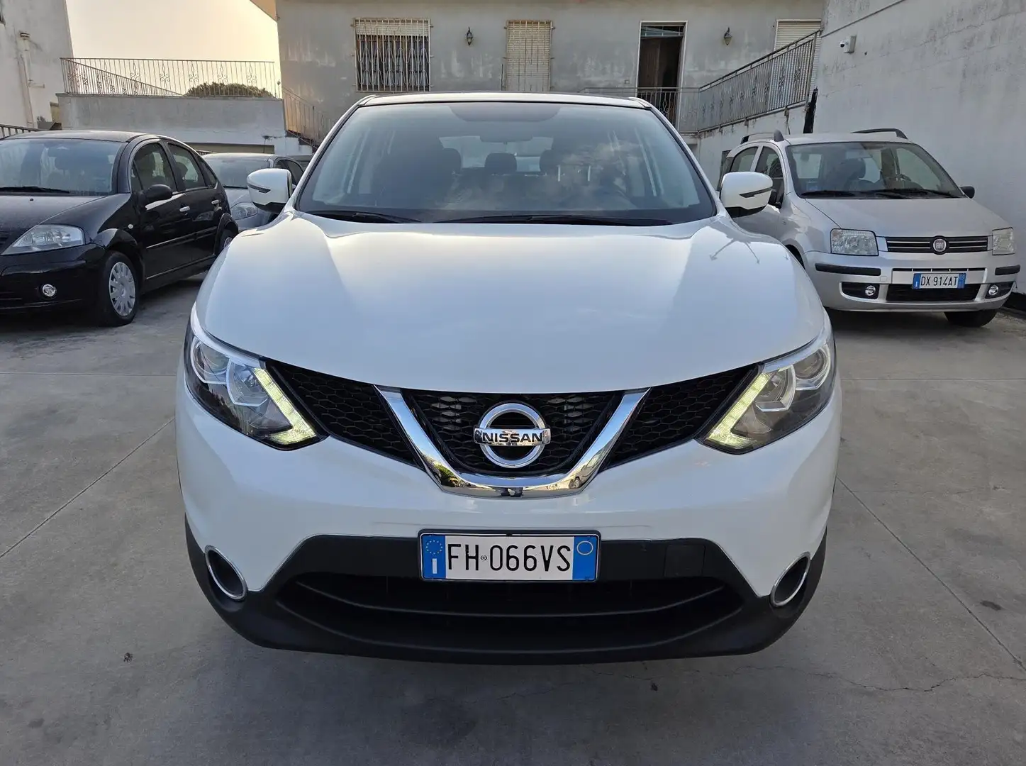 Nissan Qashqai Qashqai 1.2 dig-t Acenta 115cv E6 Bianco - 1