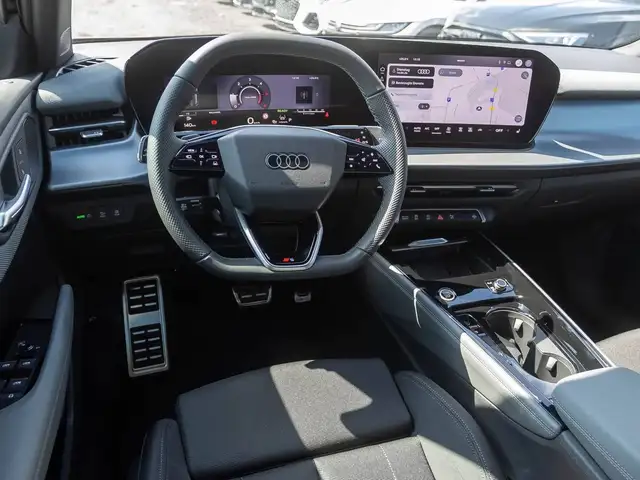 Audi Q3 view 7