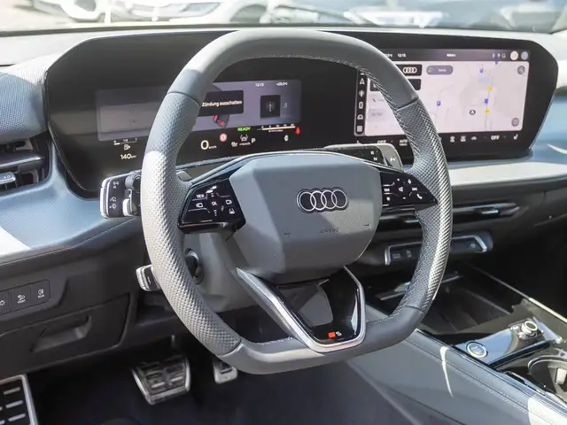 Audi Q3 view 6