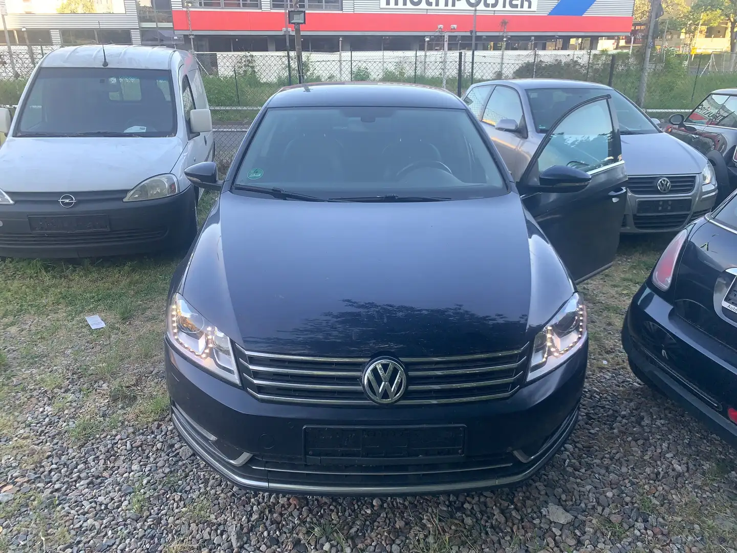 Volkswagen Passat Highline+Voll Ausstattung kamera Euro5+ Schwarz - 1