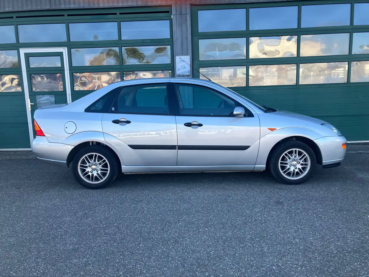 Ford Focus 1.6 Ghia LM Klima 1.Hand Scheckheft gepflegt, foto 3