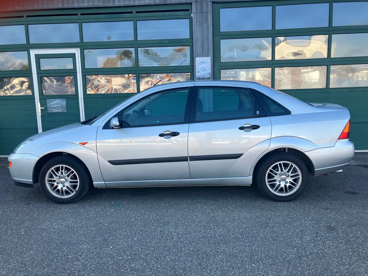 Ford Focus 1.6 Ghia LM Klima 1.Hand Scheckheft gepflegt, foto 6