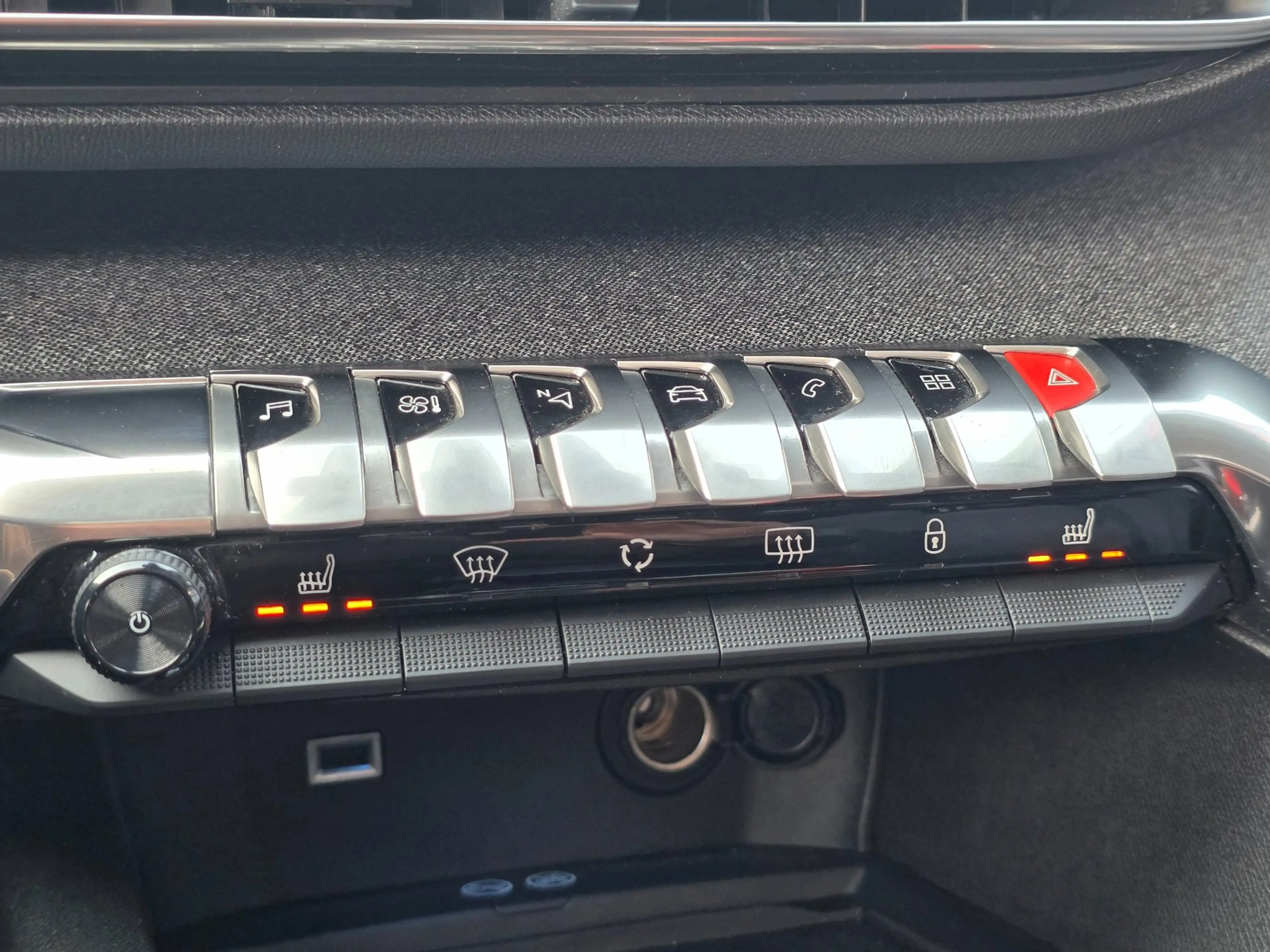 Peugeot 5008 1.2 PureTech Premium Allure | PANO | STOELVERWARMI — photo 28
