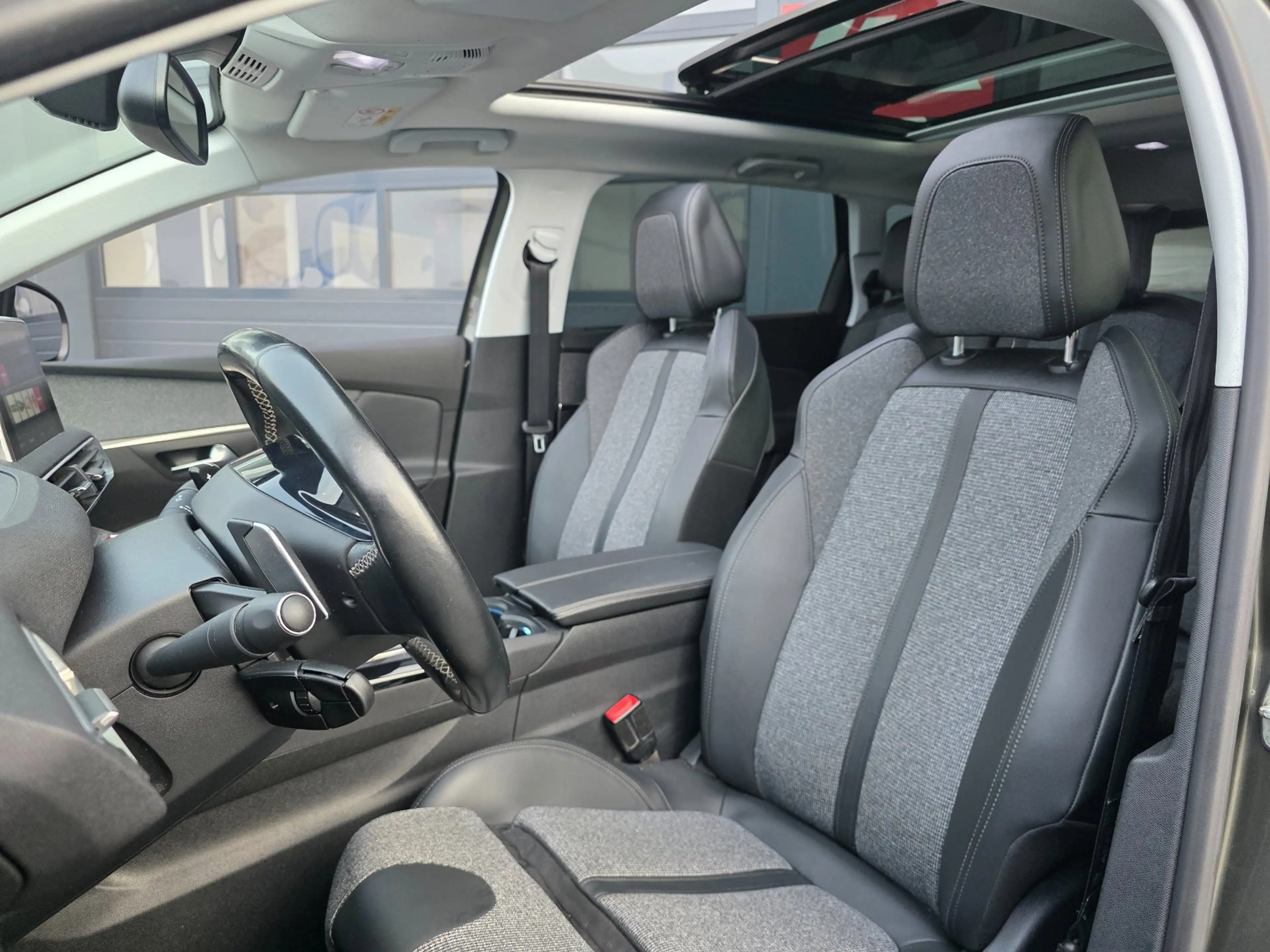 Peugeot 5008 1.2 PureTech Premium Allure | PANO | STOELVERWARMI — photo 7