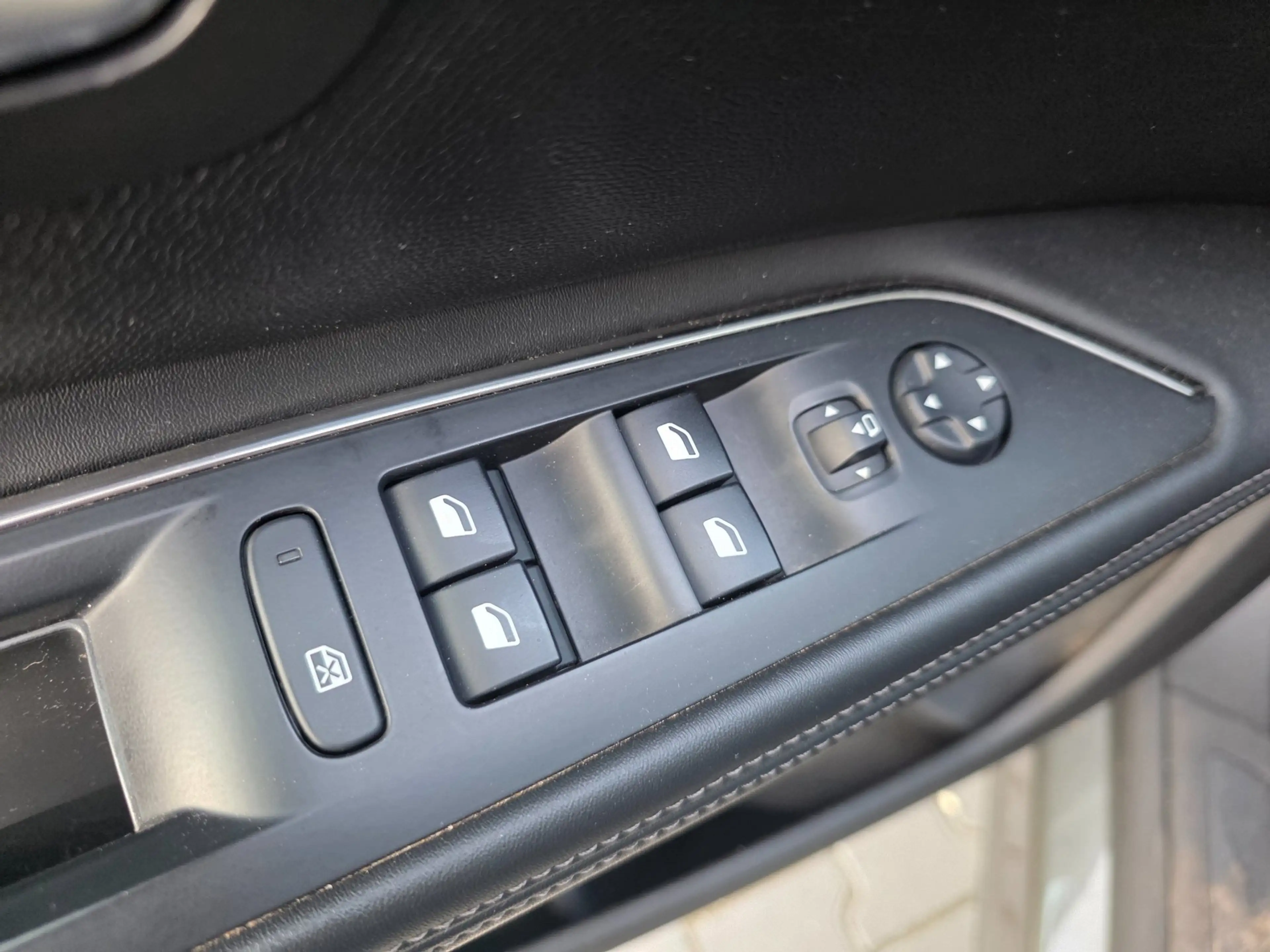 Peugeot 5008 1.2 PureTech Premium Allure | PANO | STOELVERWARMI — photo 19