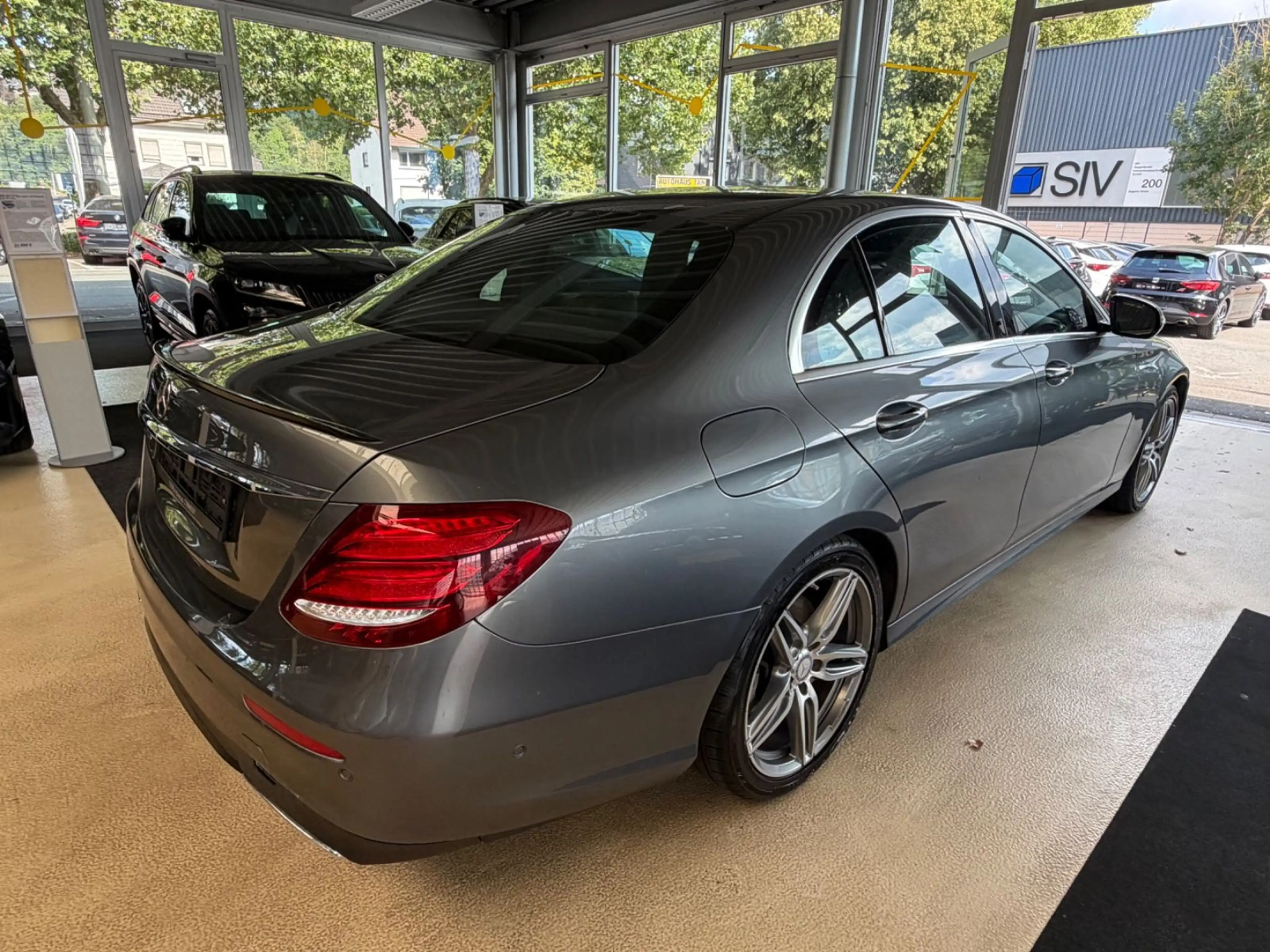 Mercedes-Benz E 350 E Limousine*AMG-Line* Digitaltacho — photo 4