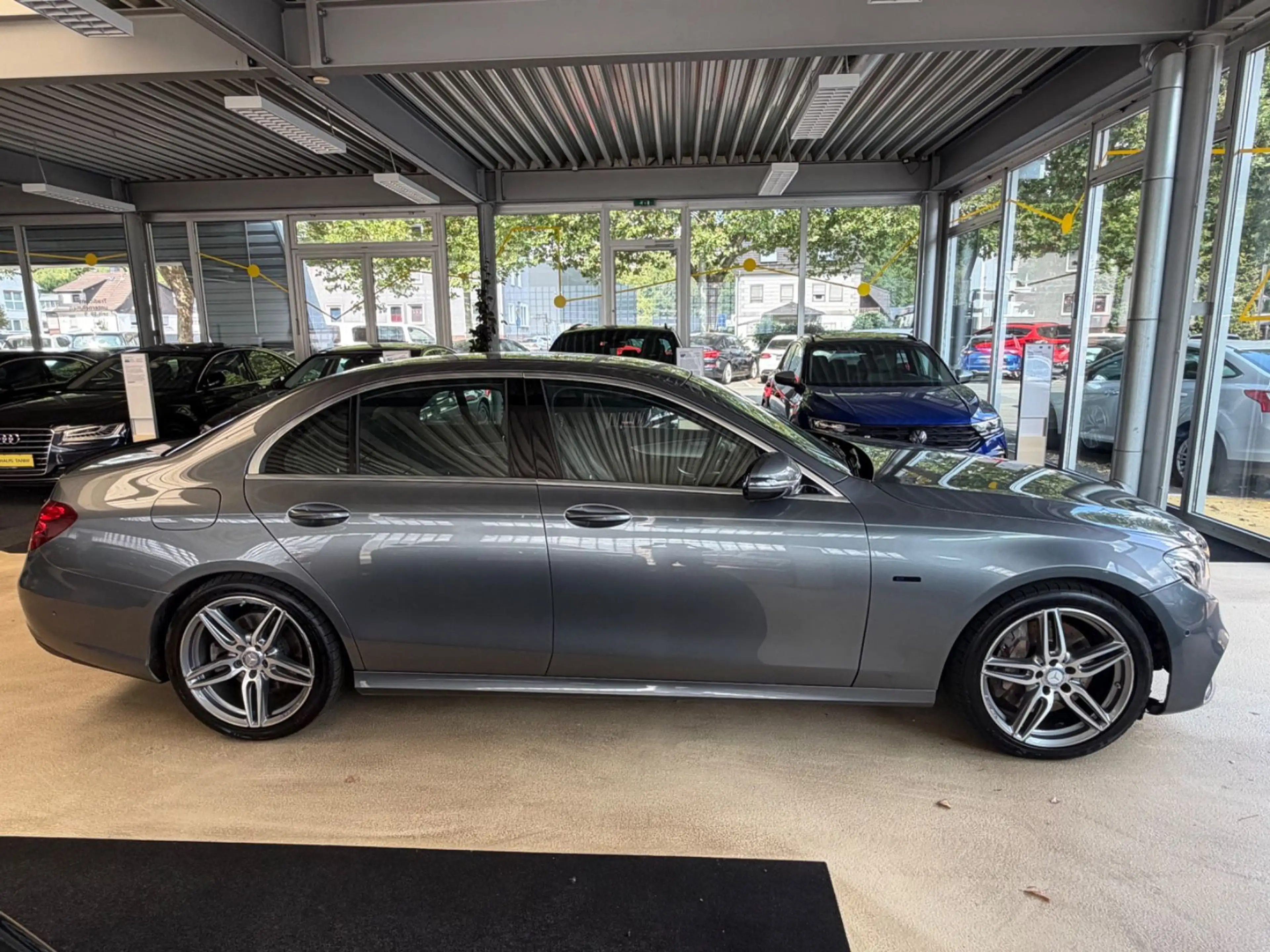 Mercedes-Benz E 350 E Limousine*AMG-Line* Digitaltacho — photo 2