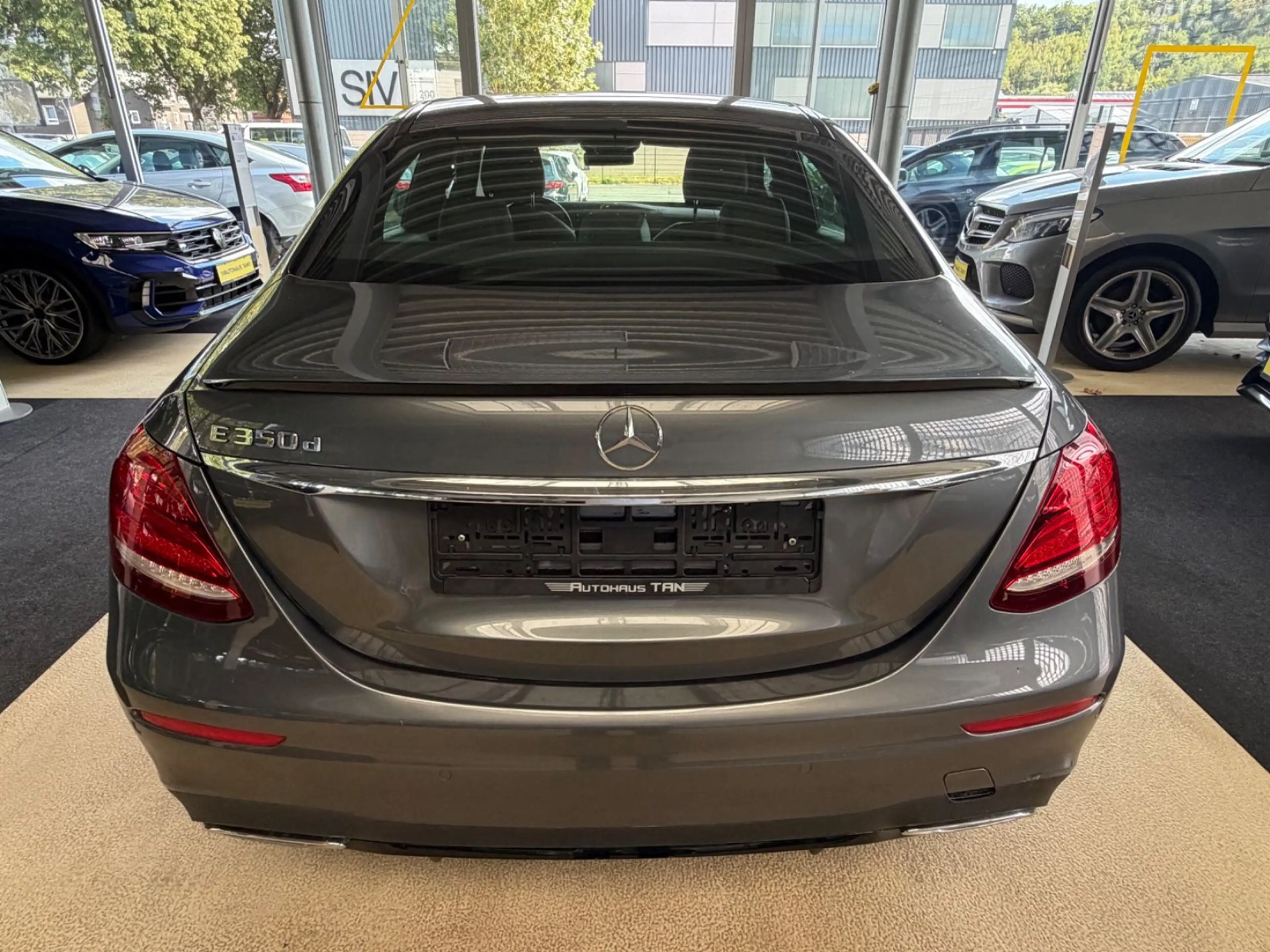 Mercedes-Benz E 350 E Limousine*AMG-Line* Digitaltacho — photo 7
