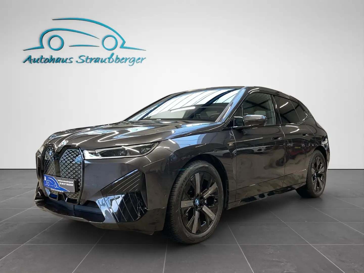 BMW iX M60 PANO ACC LASER B&W 360° SHZ AHK 4Z QI HuD Szary - 2