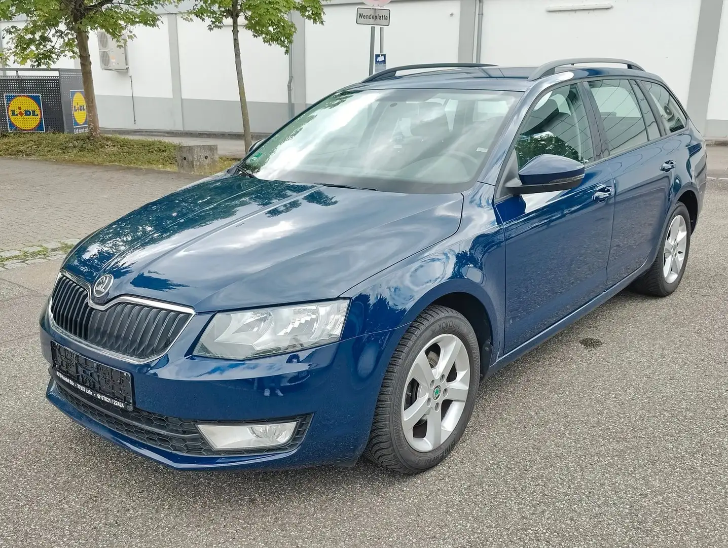 Skoda Octavia Combi Ambition TÜV NEU/TEMPOMAT/AHK/NAVI Blau - 2