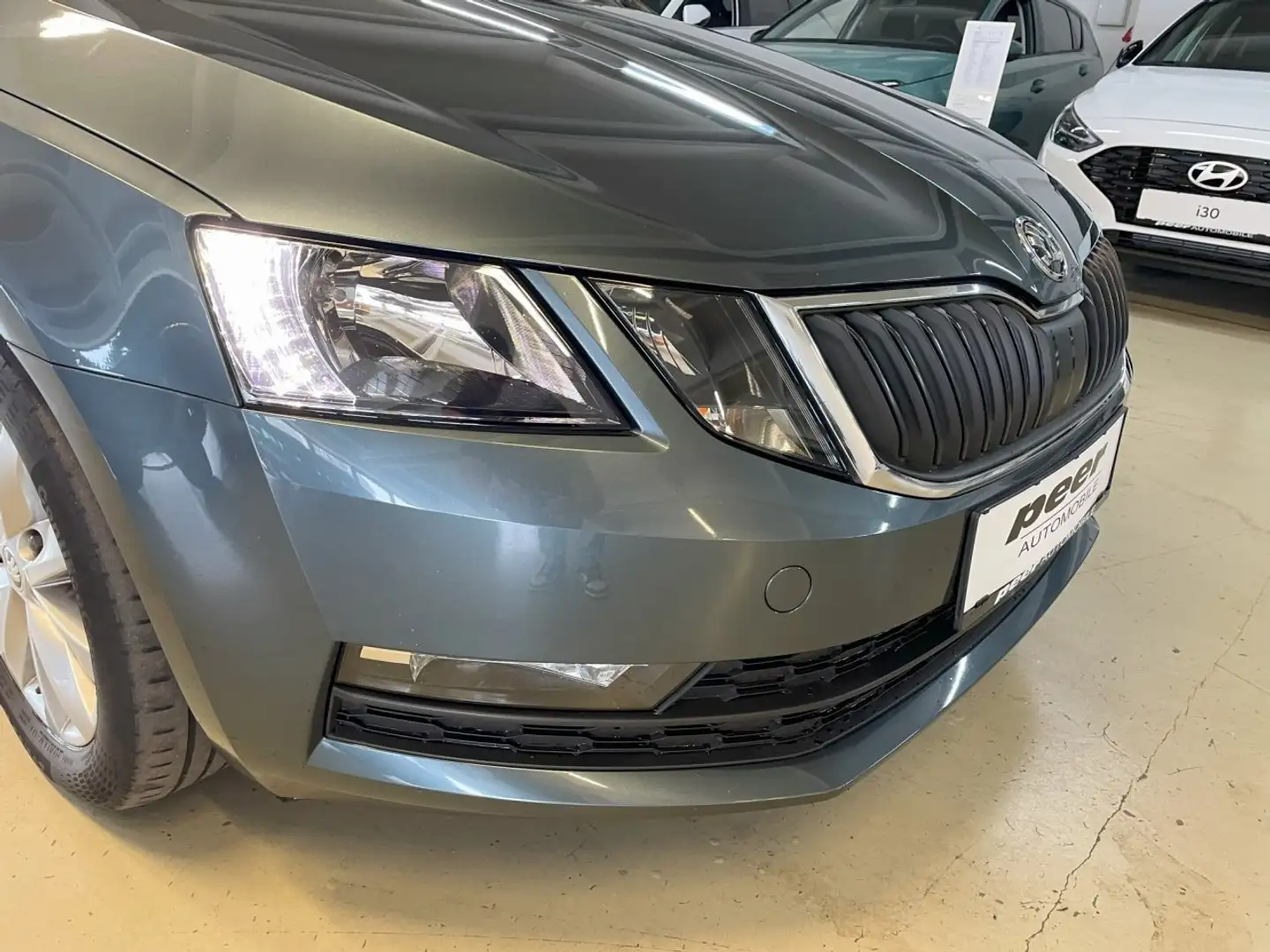 Skoda Octavia Octavia Ambition 1.6 TDI 116 PS Schaltgetriebe Grau - 2