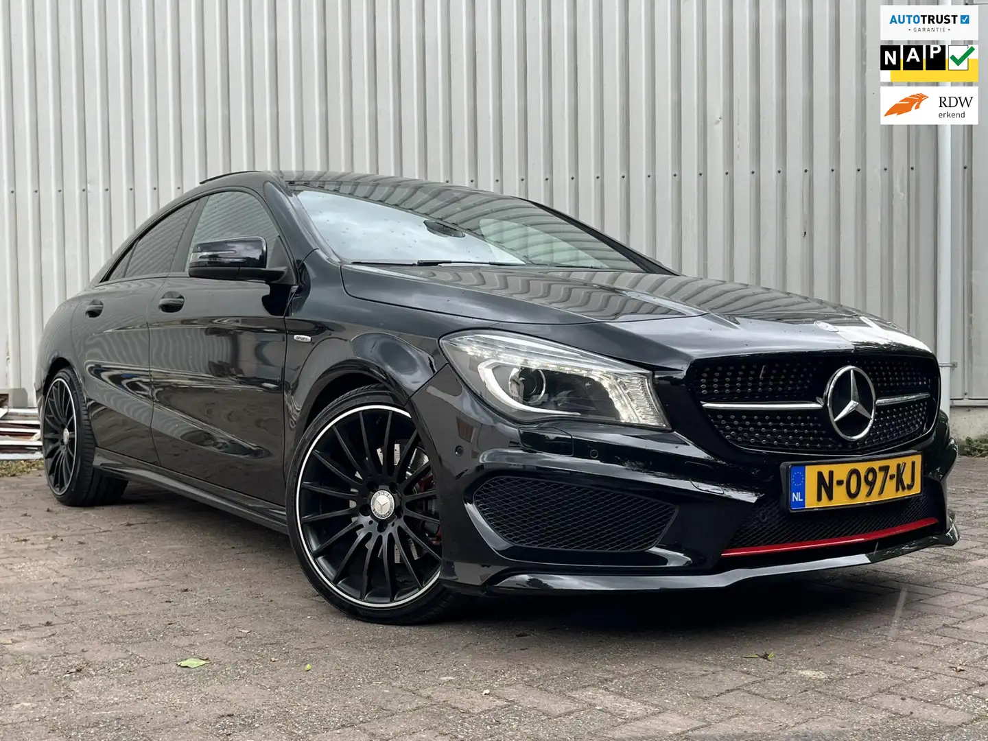 Mercedes-Benz CLA 250 Sport Ambition Panoramadak Vol opties!! Negru - 1