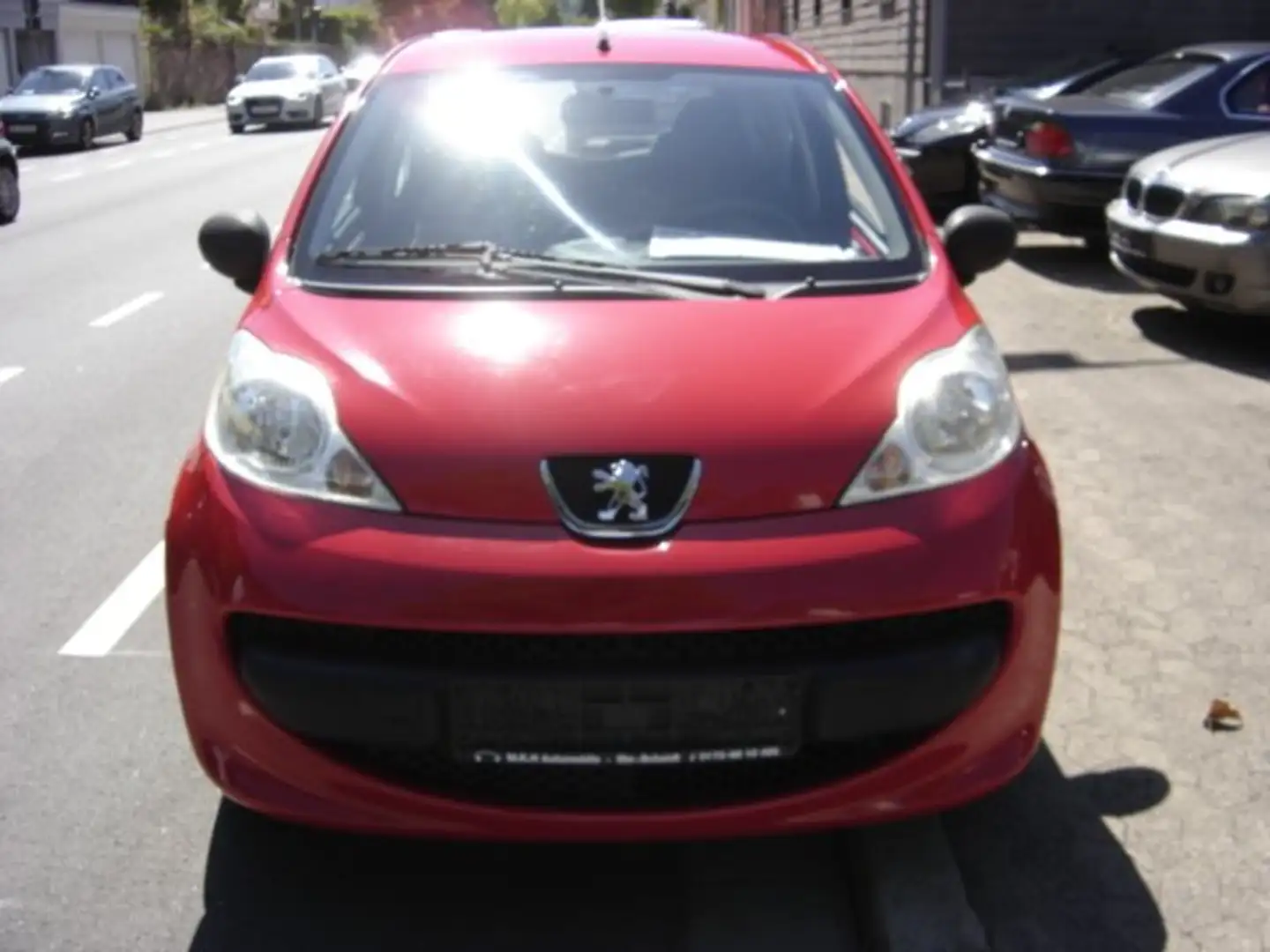 Peugeot 107 Mit Servo Rot - 1