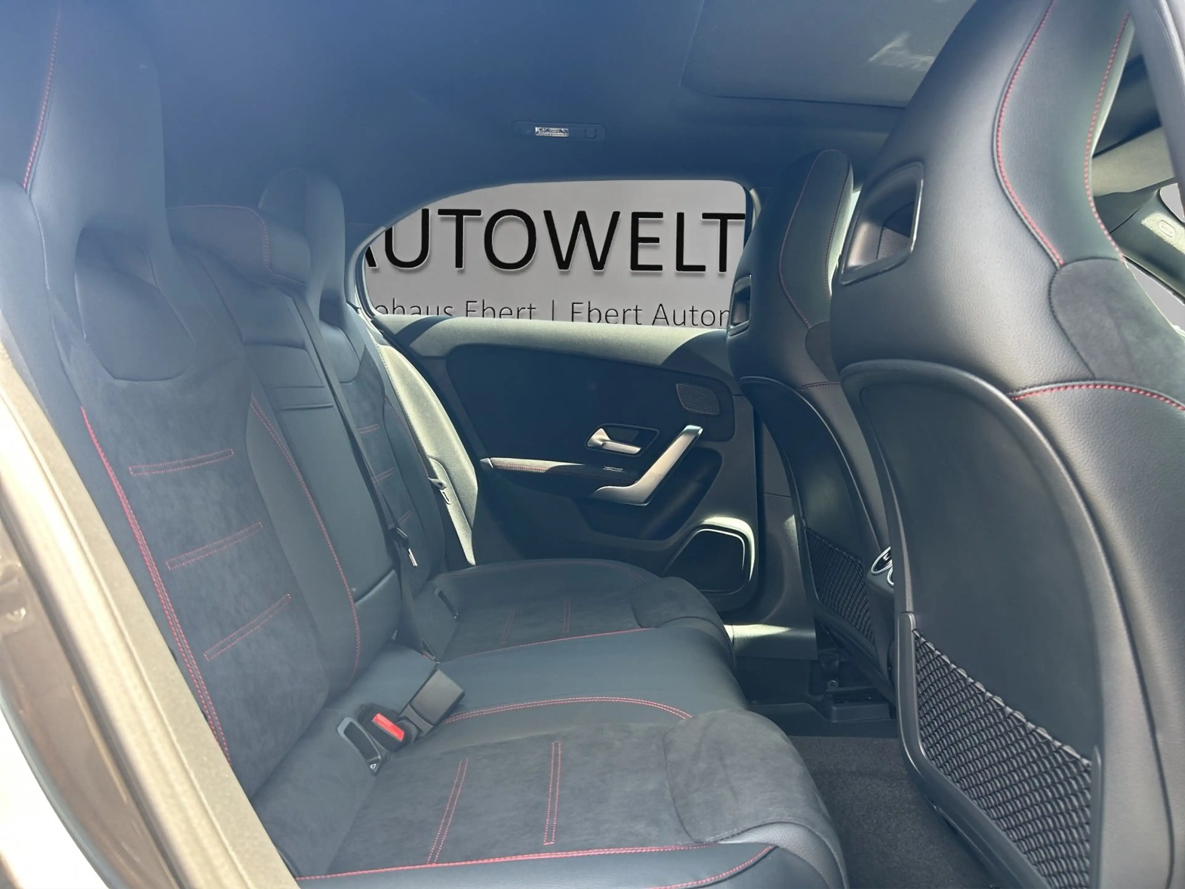 Mercedes-Benz A 220 d 4M AMG Pano Kamera Totwinkel Parktronic — photo 9