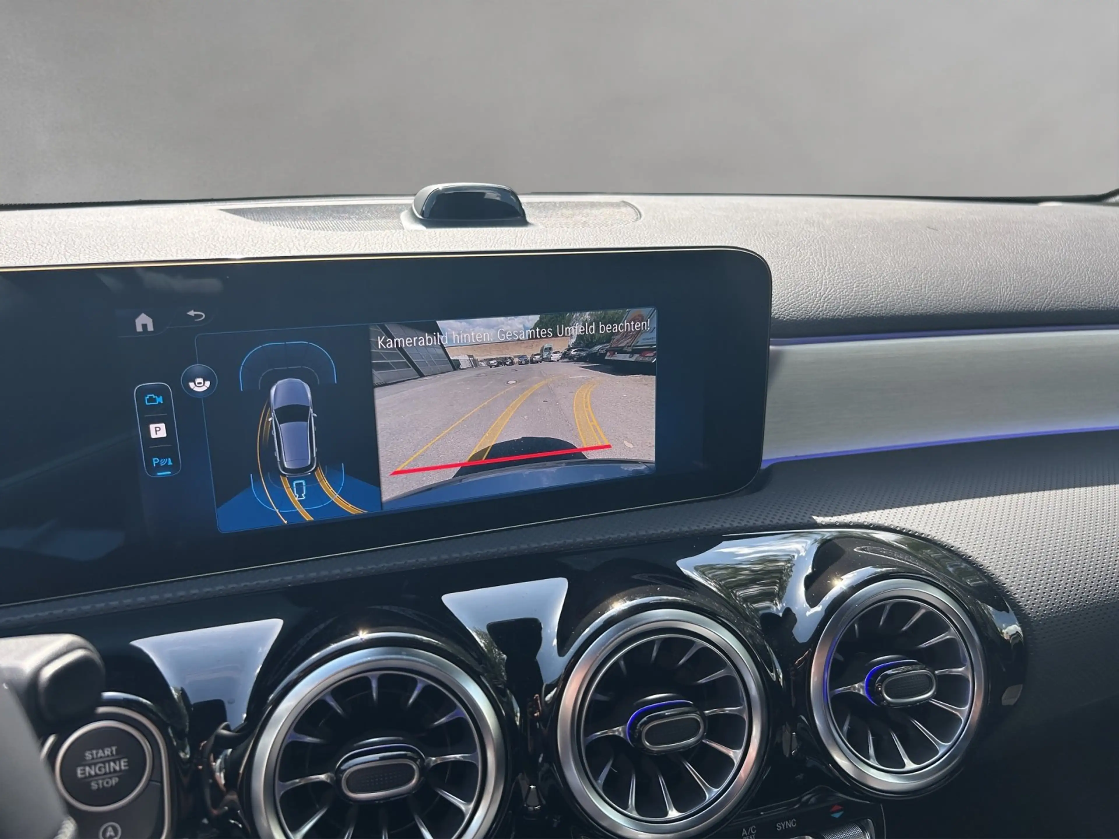 Mercedes-Benz A 220 d 4M AMG Pano Kamera Totwinkel Parktronic — photo 12