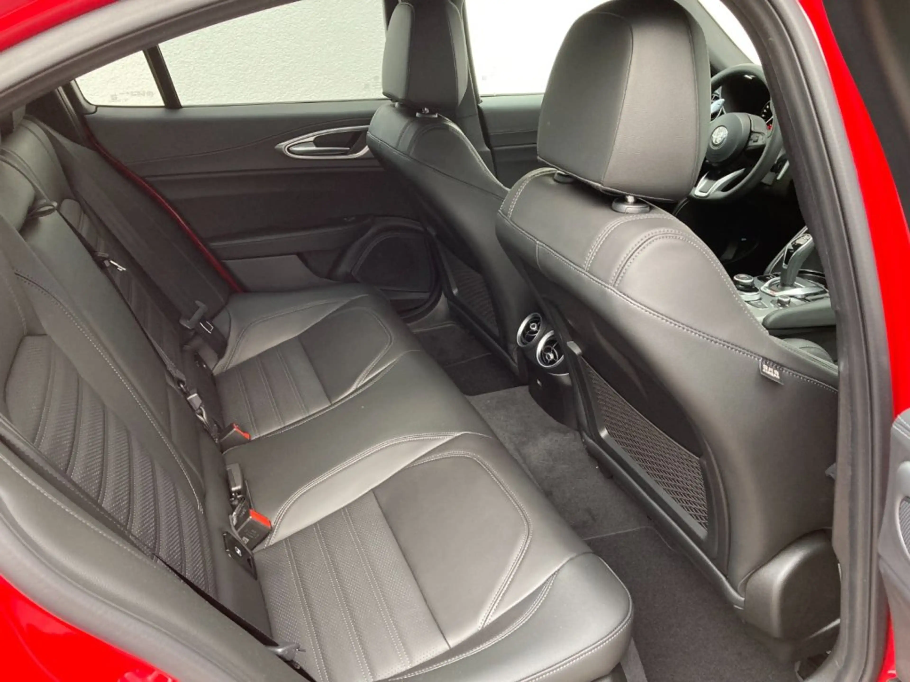 Alfa Romeo Giulia Veloce 2.2 JTDM 210 PS Aut. — photo 10