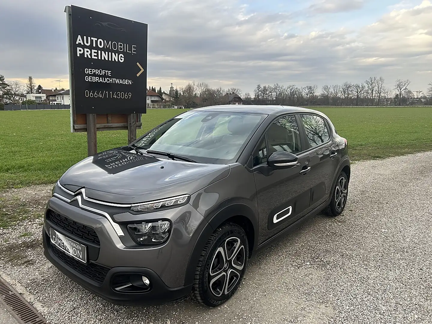 Citroen C3 PureTech 83 S&S 5-Gang-Manuell Plus Grau - 1