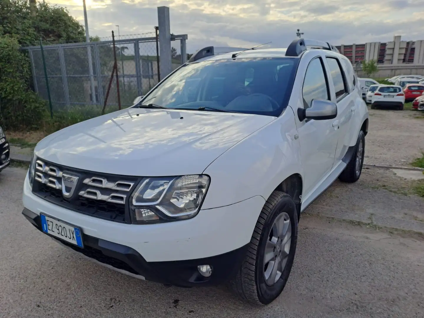 Dacia Duster 1.6 GPL Blanco - 1