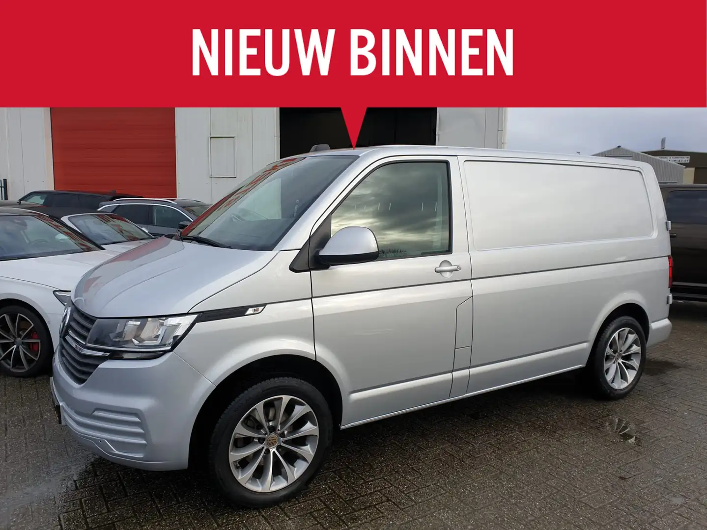 Volkswagen T6.1 Transporter 2.0 TDI L1H1 Economy Business Grau - 1