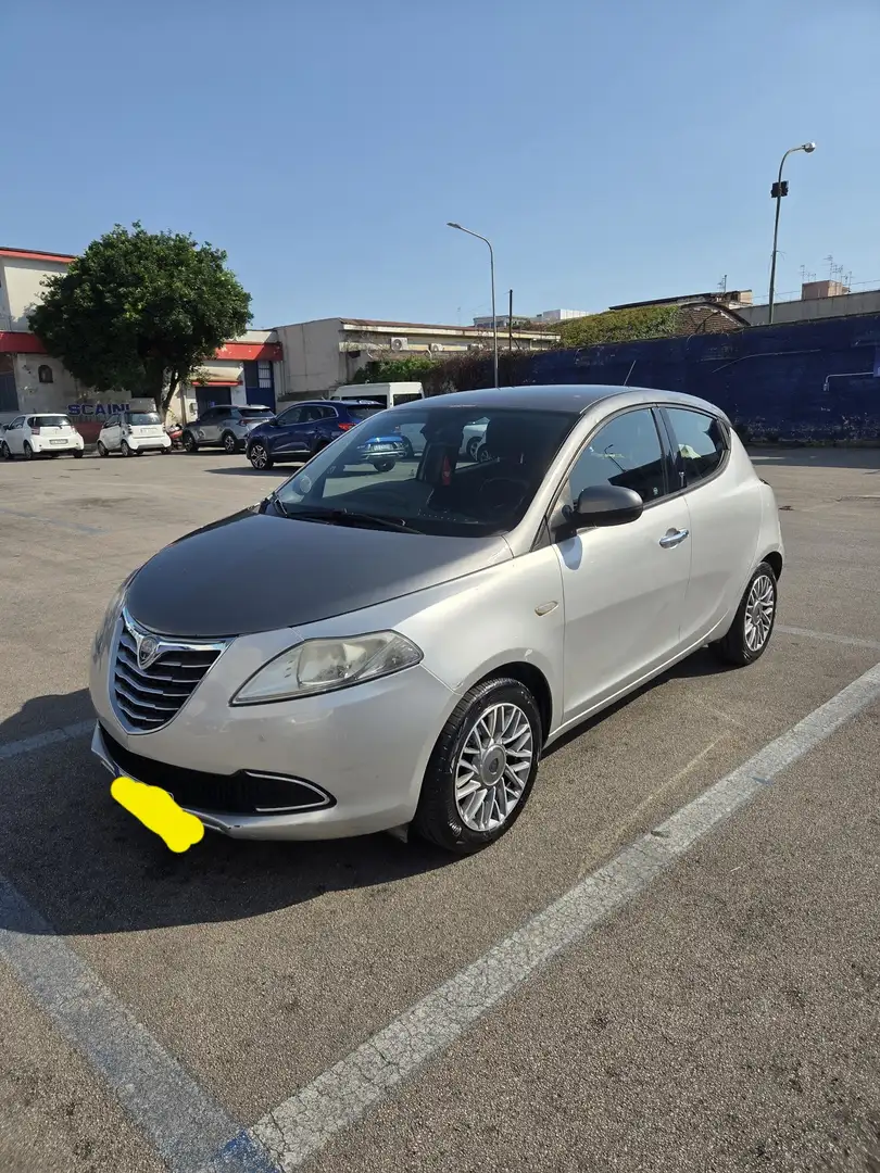 Lancia Ypsilon 1.2 8v Platinum ecochic Gpl 69cv - 1