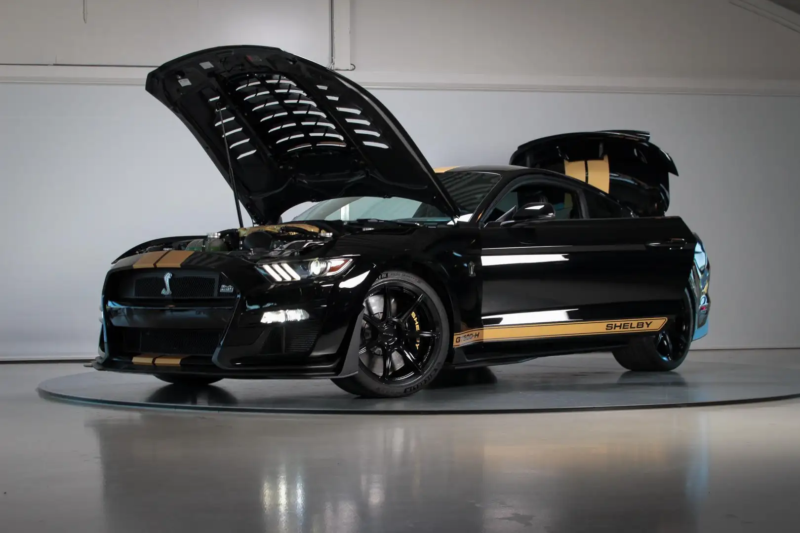Shelby Mustang GT-H GT500-H Hertz | 1 of 5 | 2890 km | Executive Purch Schwarz - 2