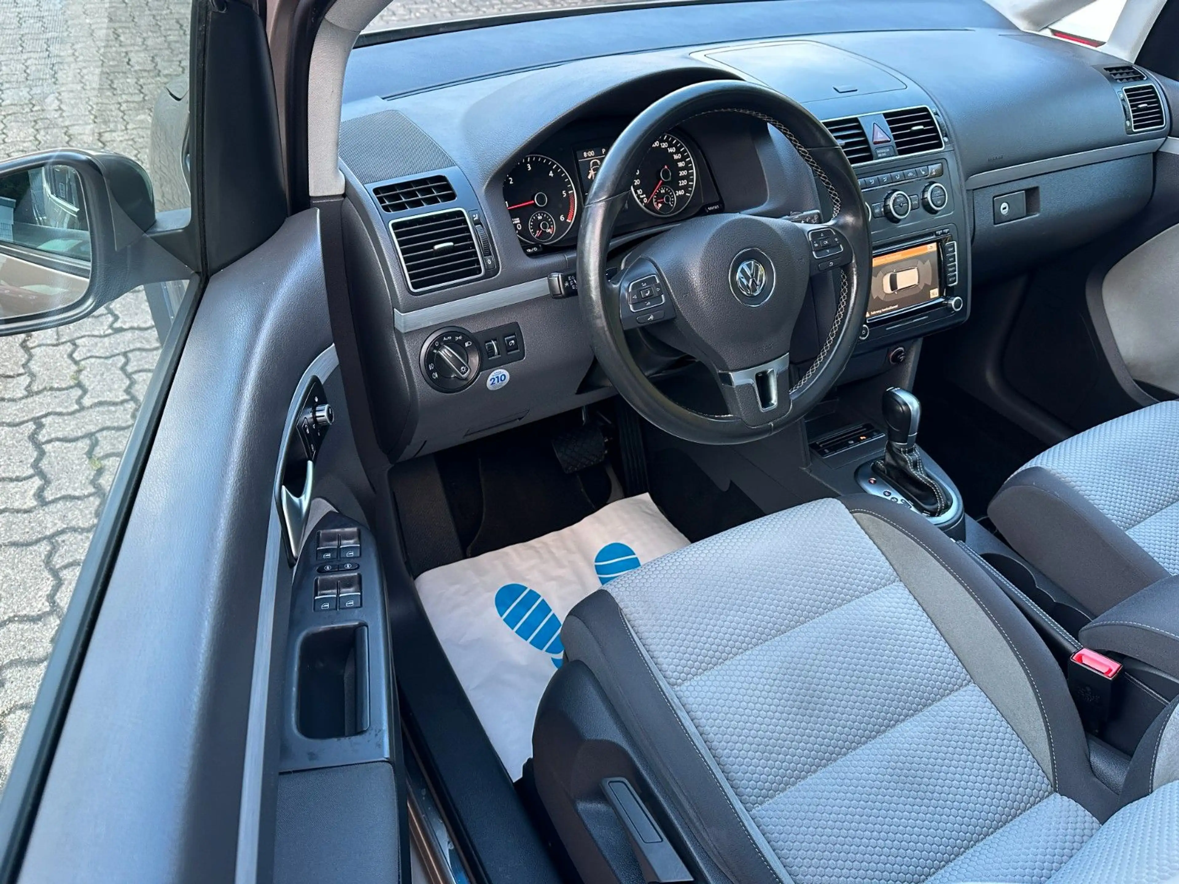 Volkswagen Touran CrossTouran 1.HAND AHK SHZ RFK PDC — photo 9