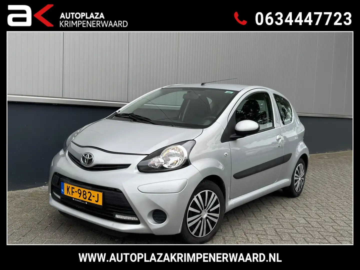 Toyota Aygo 1.0 VVT-i Aspiration airco Carplay Navi N apk Gris - 1