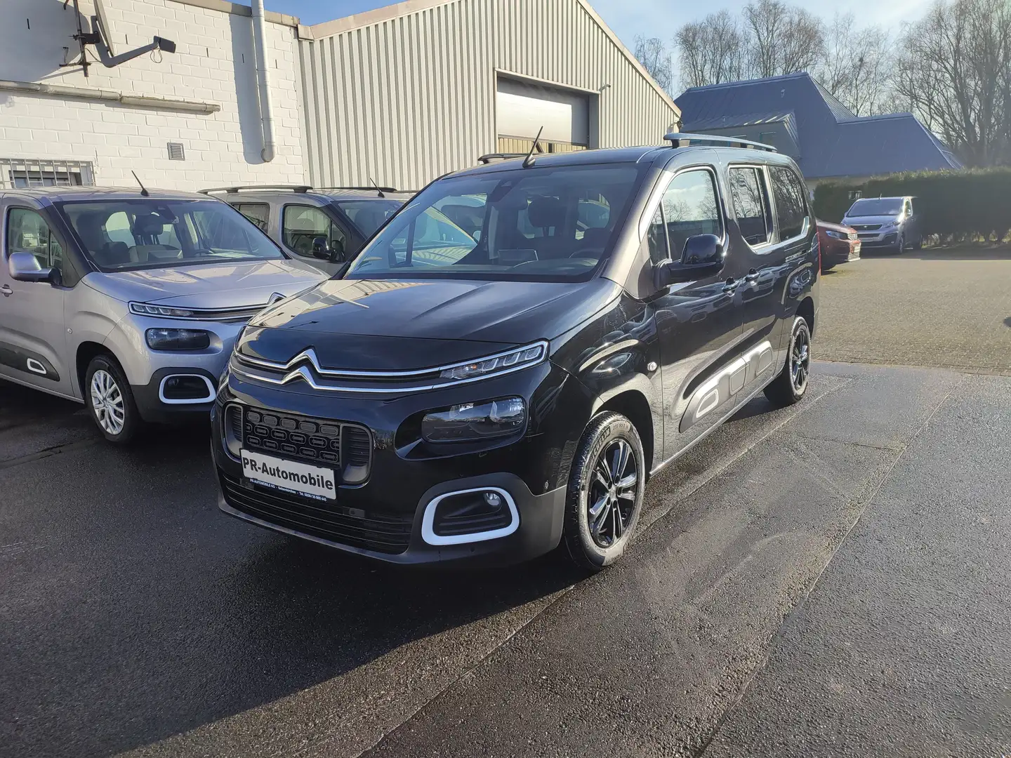 Citroen Berlingo PureTech 130 XL EAT8 Klimaaut/PDC+Cam Schwarz - 1