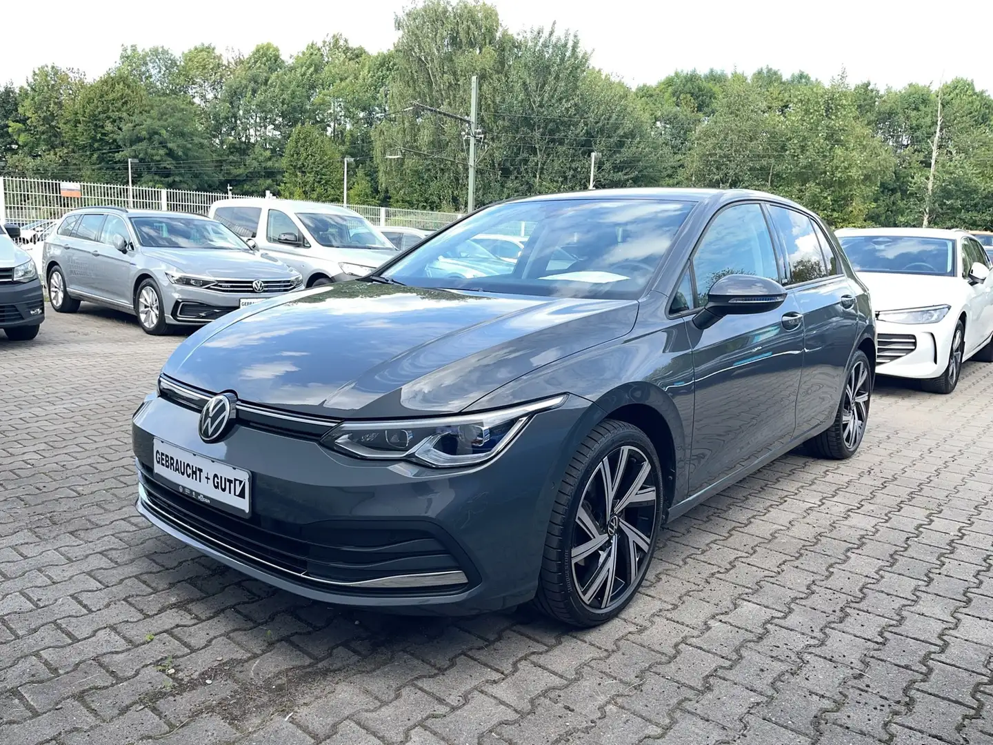 Volkswagen Golf Life Active 2.0 TDI Navi HUD Kamera Grau - 1