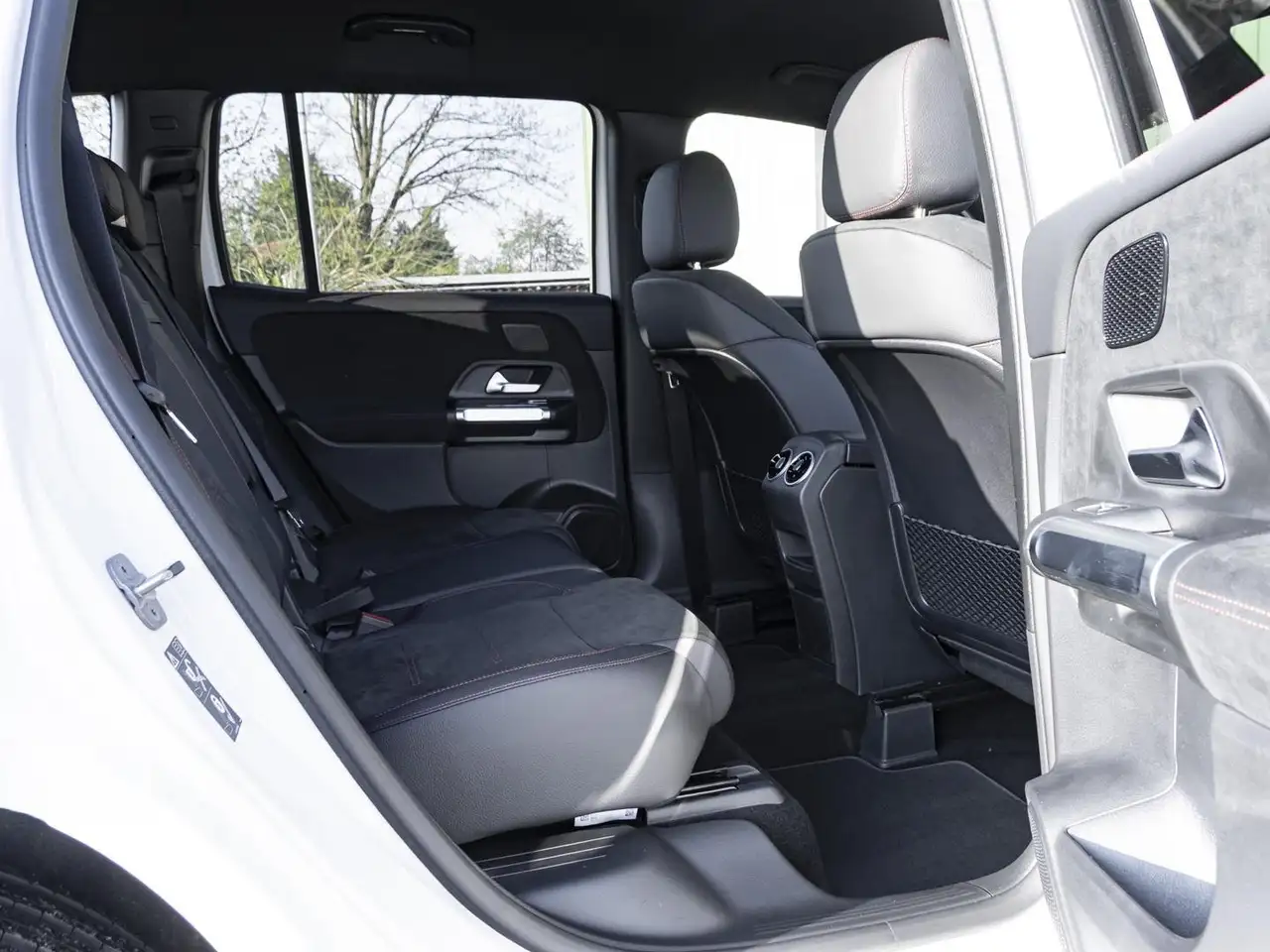 Mercedes-Benz GLB 220 d 4M AMG Distronic Multibeam 360°-K. AHK 7