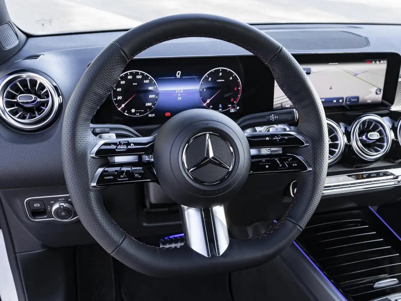 Mercedes-Benz GLB 220 d 4M AMG Distronic Multibeam 360°-K. AHK 14