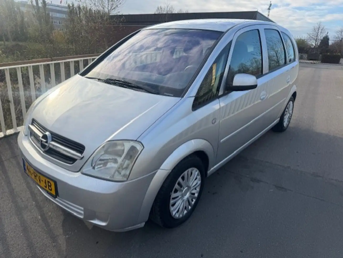 Opel Meriva 1.8-16V Enjoy Gris - 1