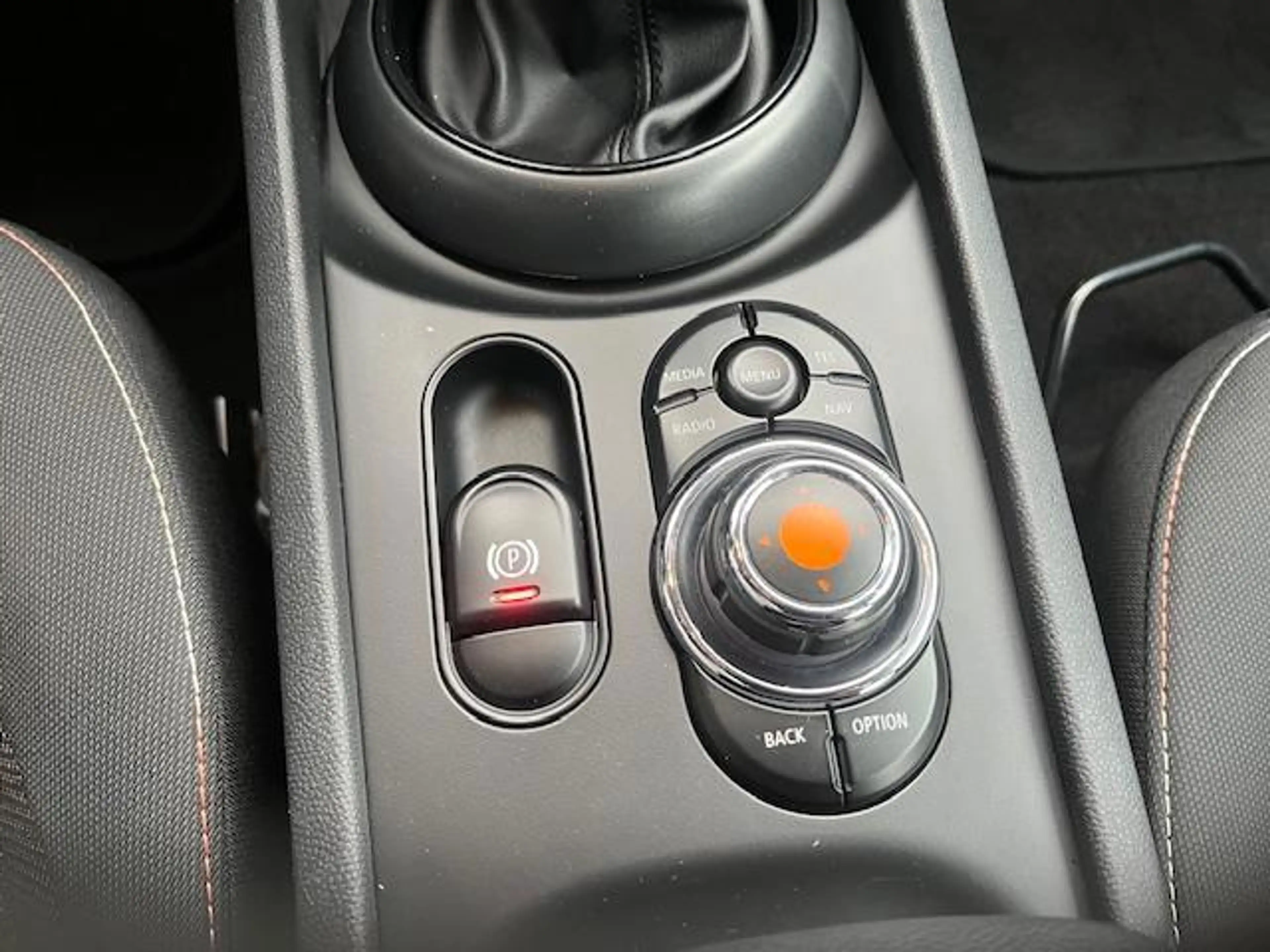 MINI One Clubman Mini 1.5 Salt Business — photo 14