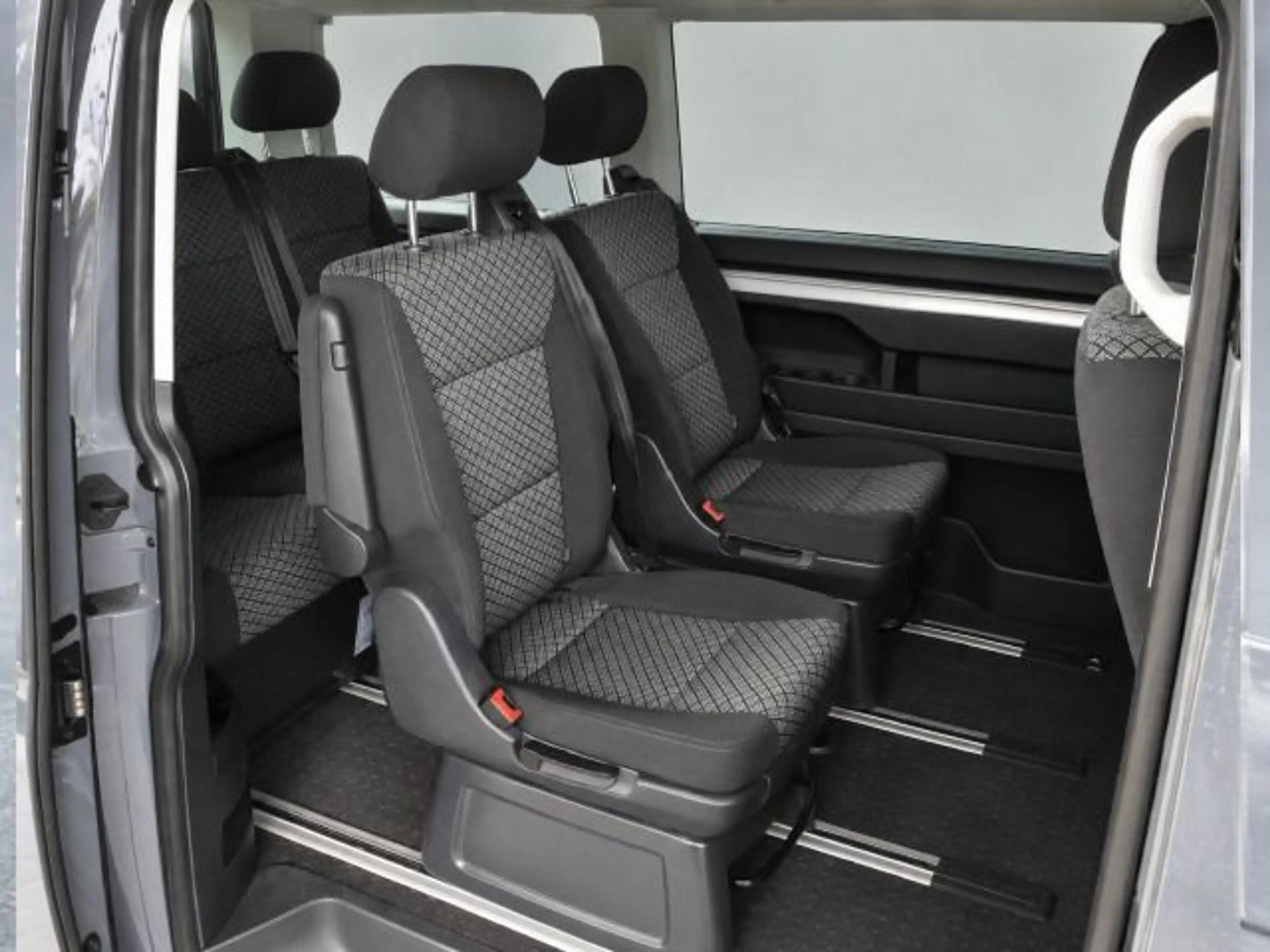 Volkswagen T6.1 Multivan 2.0 TDI Family 7Sitze PDC Klima — photo 4