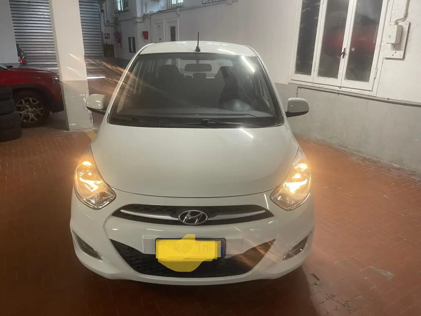 Hyundai i10 1.1 12V Sound Edition Bianco - 1