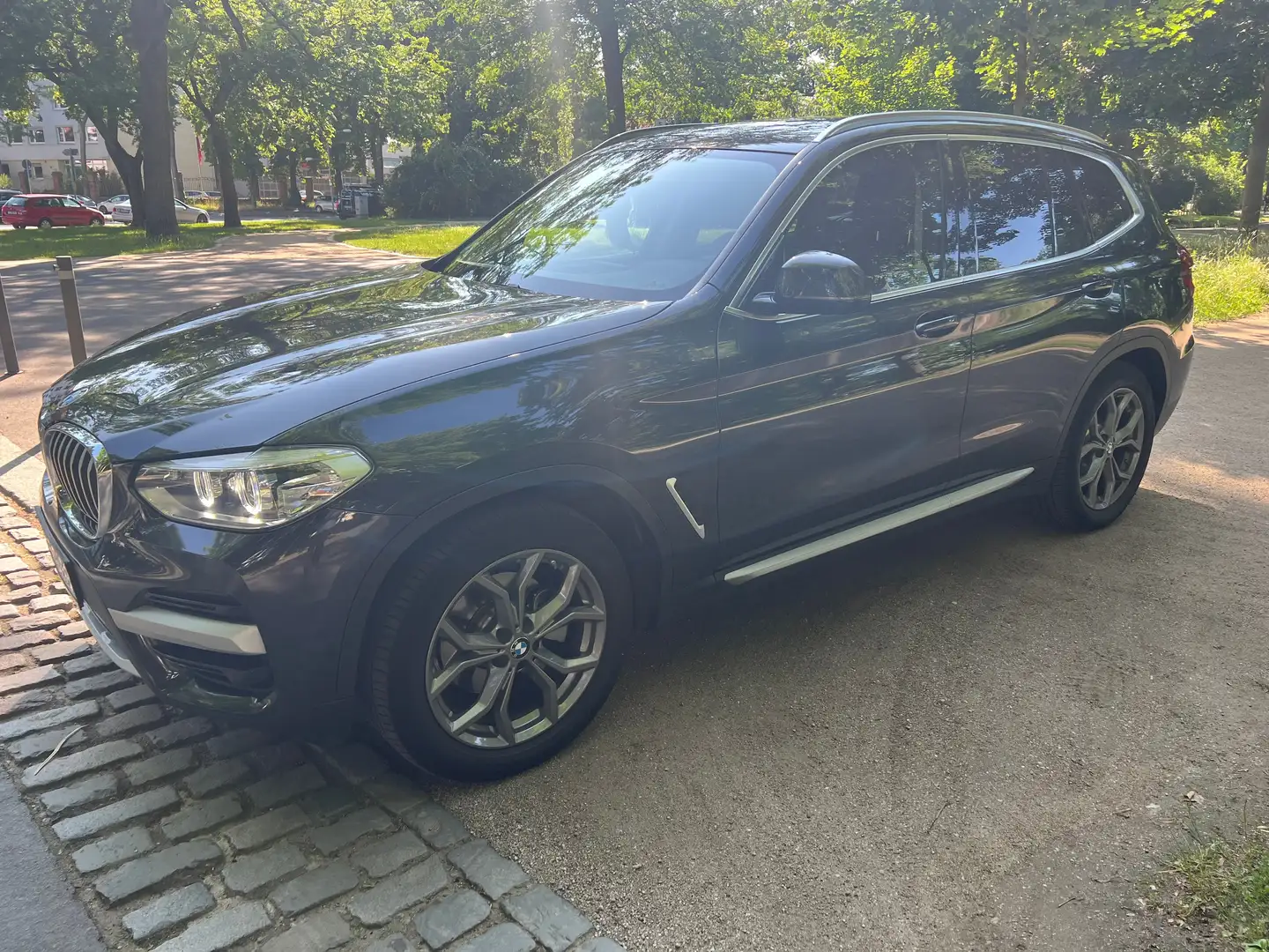 BMW X3 xDrive 20 dA xLine AHK/Navi/LED/2Hand Gris - 1