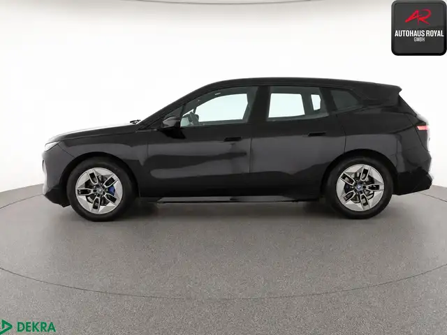 BMW Ix view 2