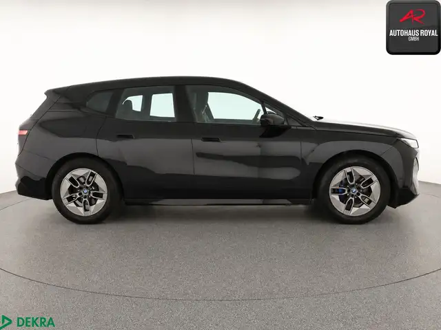 BMW Ix view 6
