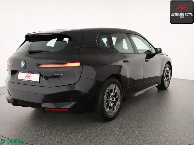 BMW Ix view 5