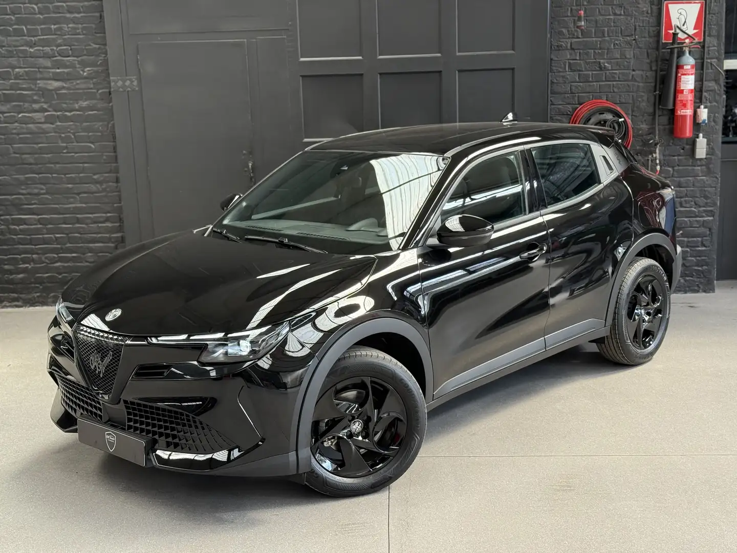 Alfa Romeo Junior 1.2 VGT Ibrida #Nieuw #direct leverbaar Zwart - 1