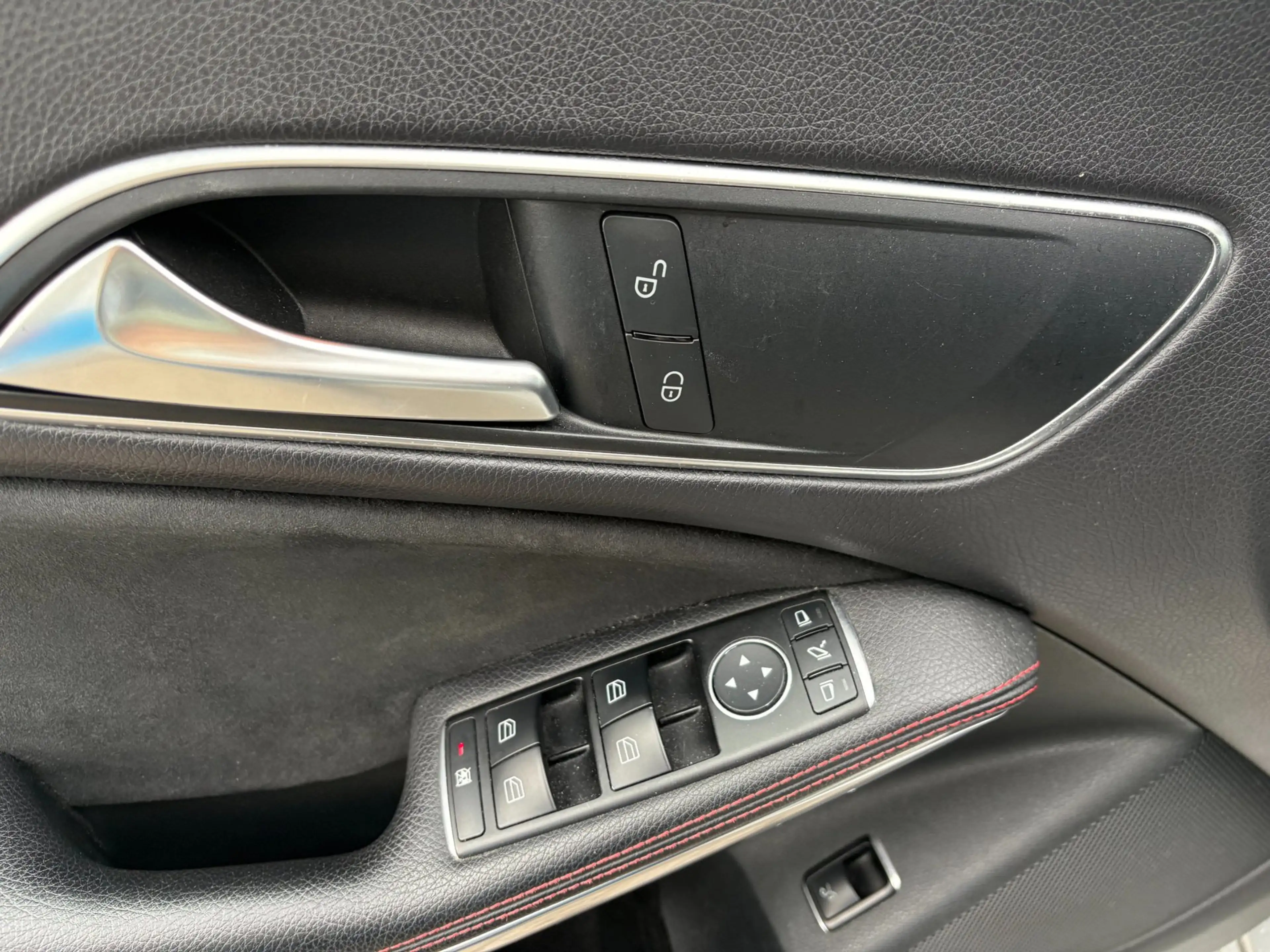 Mercedes-Benz CLA 180 Shooting Brake OrangeArt Edition — photo 15