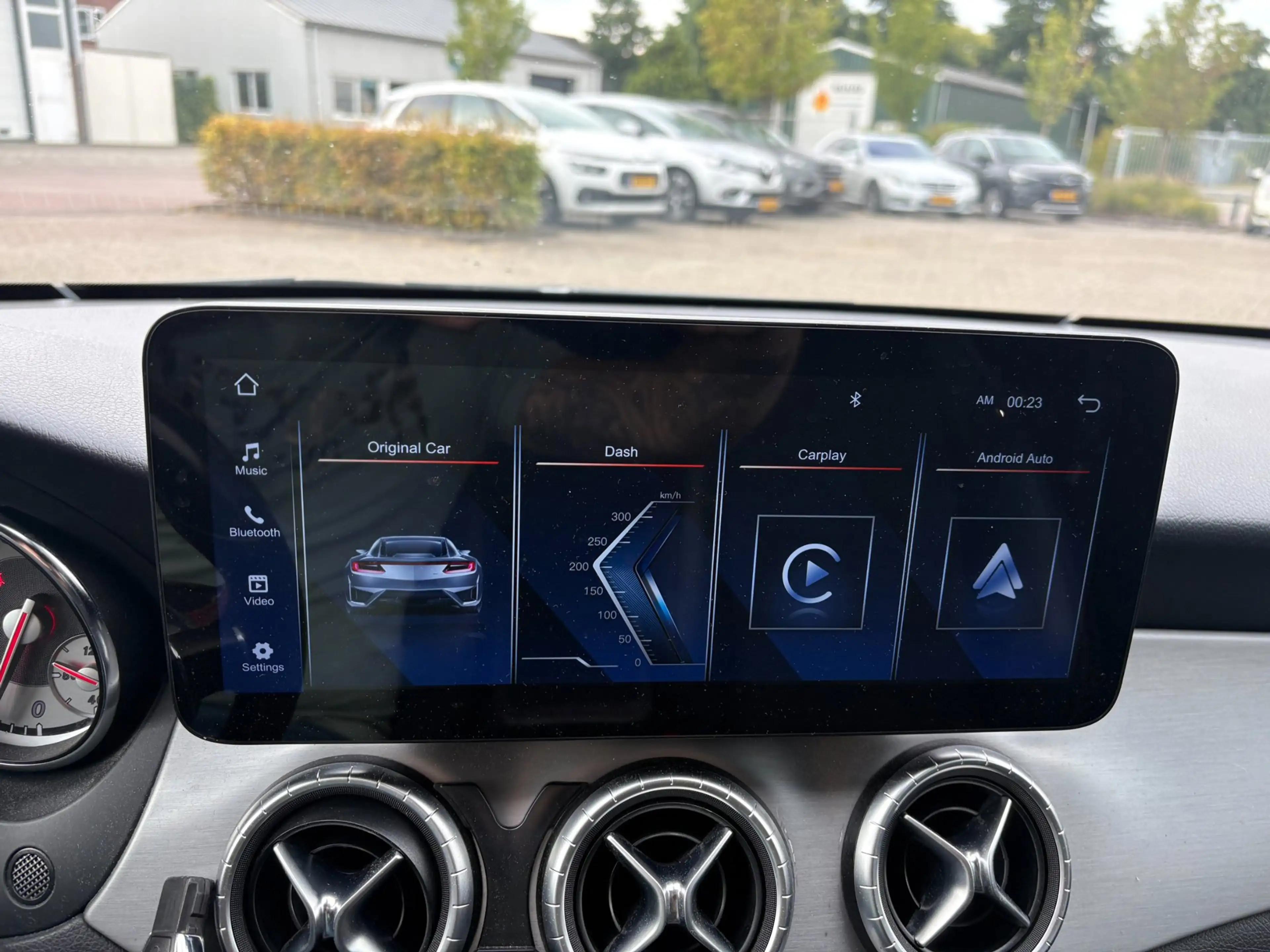 Mercedes-Benz CLA 180 Shooting Brake OrangeArt Edition — photo 18
