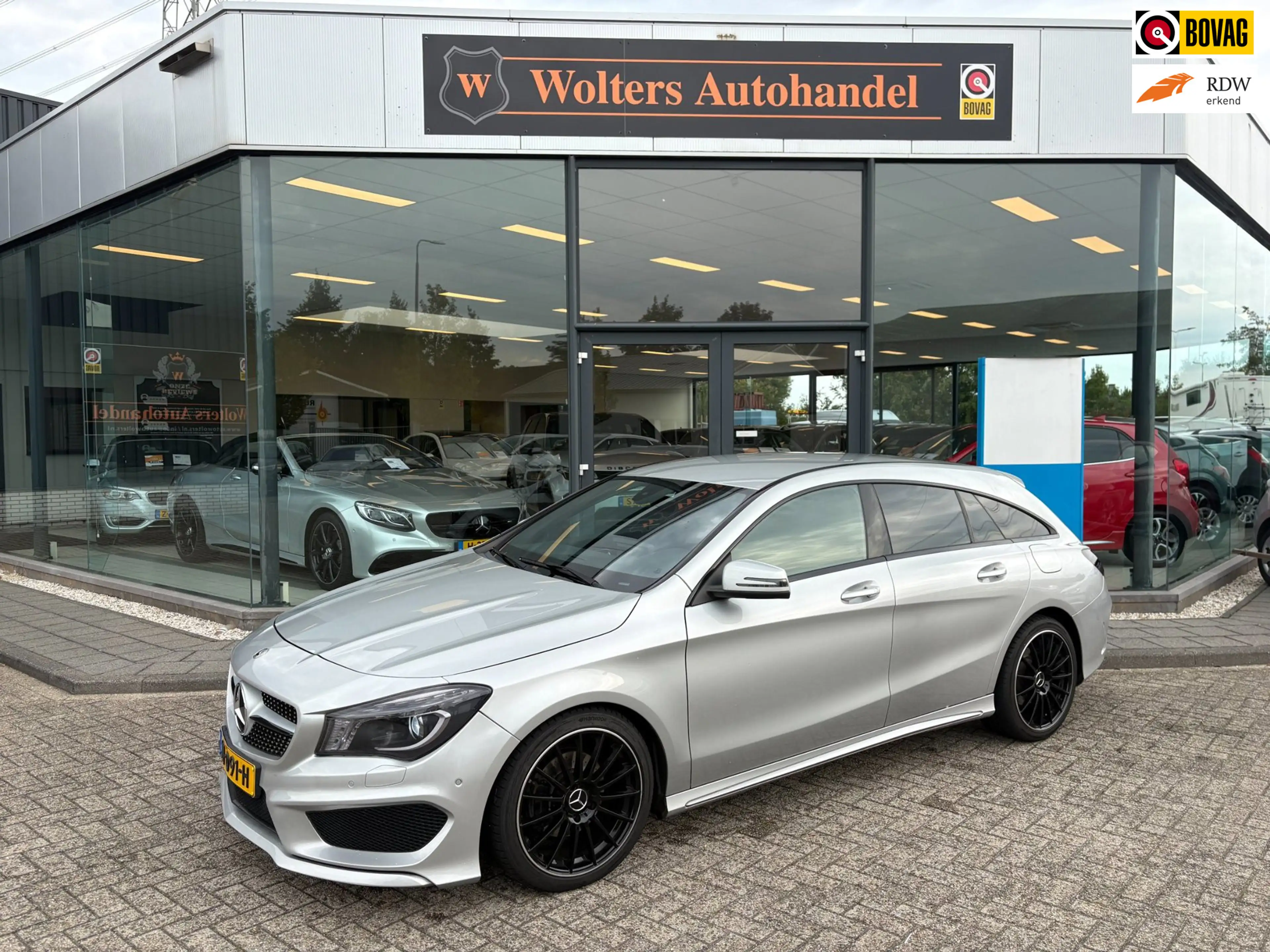 Mercedes-Benz CLA 180 Shooting Brake OrangeArt Edition