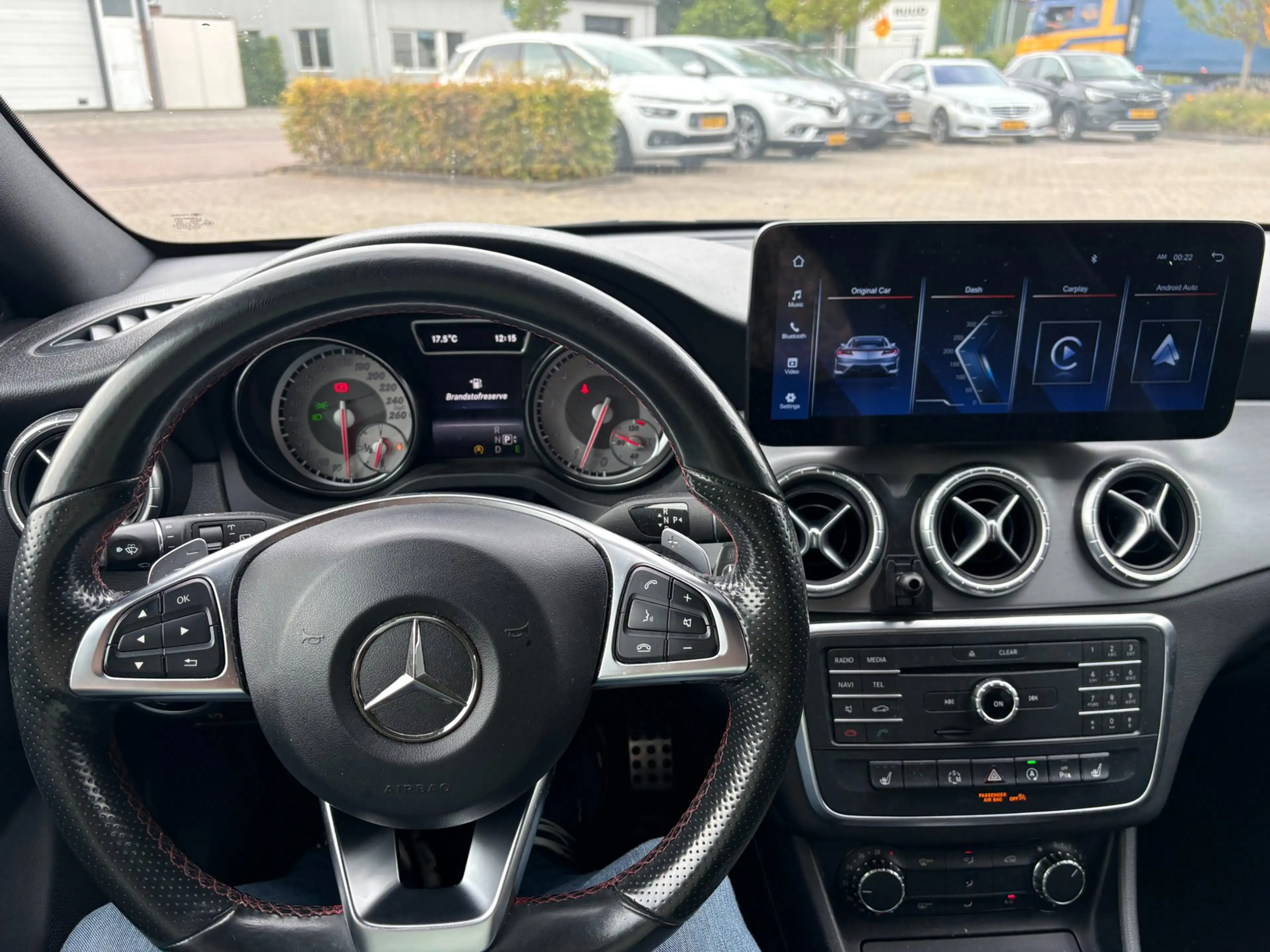 Mercedes-Benz CLA 180 Shooting Brake OrangeArt Edition — photo 11