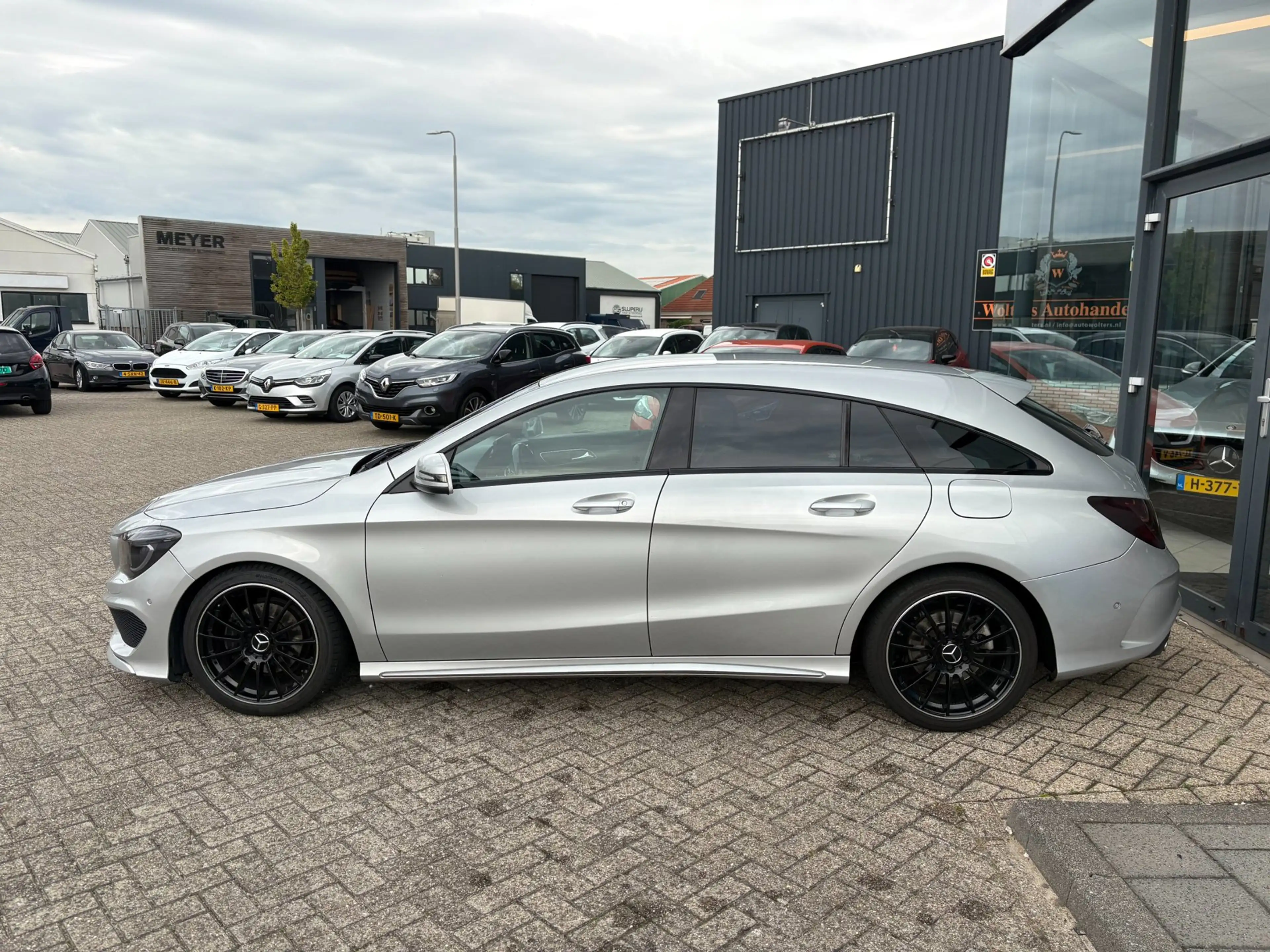Mercedes-Benz CLA 180 Shooting Brake OrangeArt Edition — photo 6