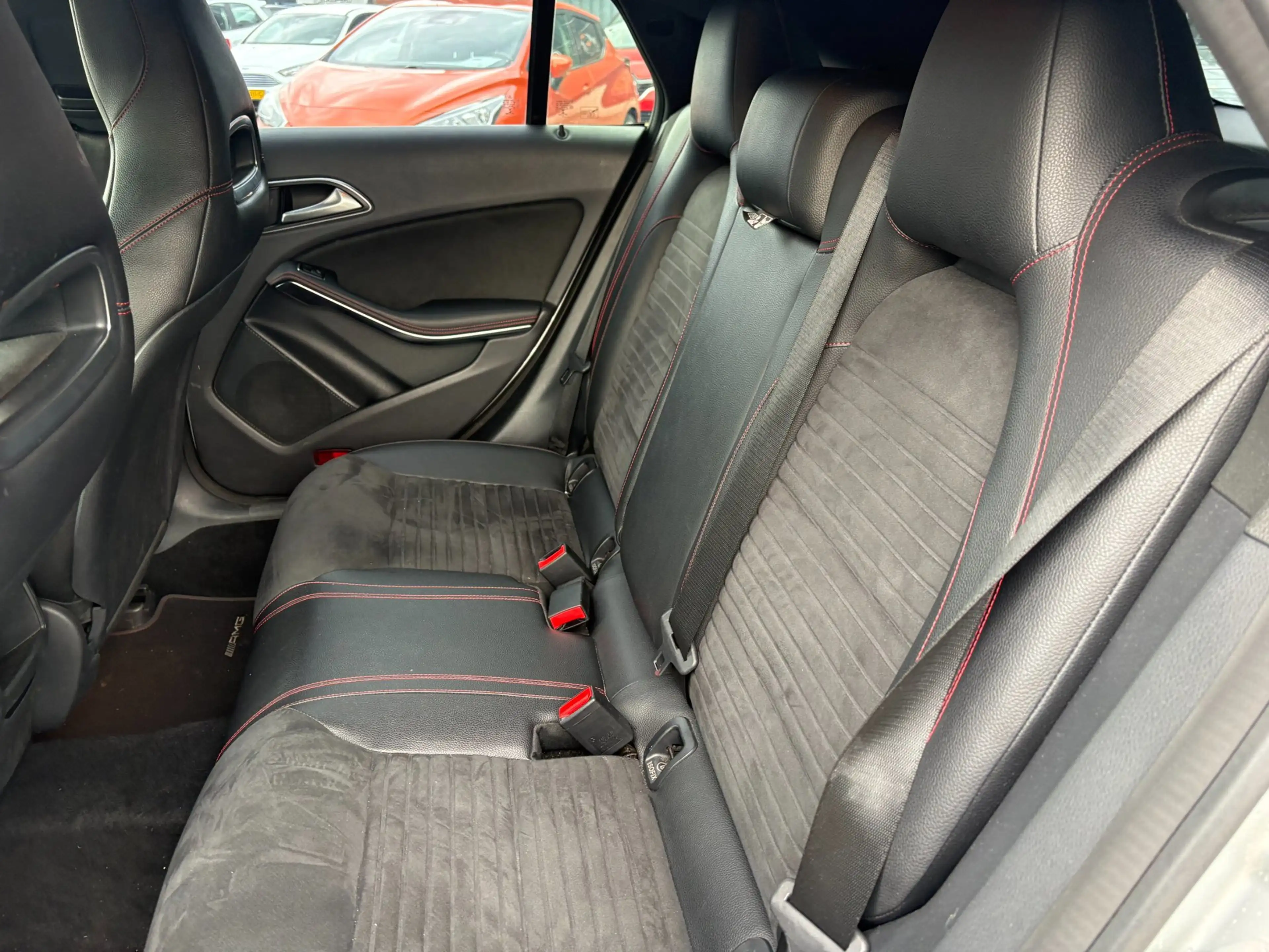 Mercedes-Benz CLA 180 Shooting Brake OrangeArt Edition — photo 14