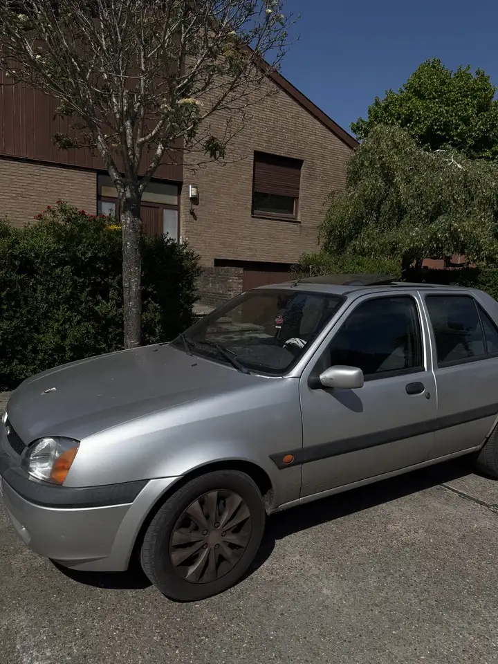 Ford Fiesta 1.3i, foto 1